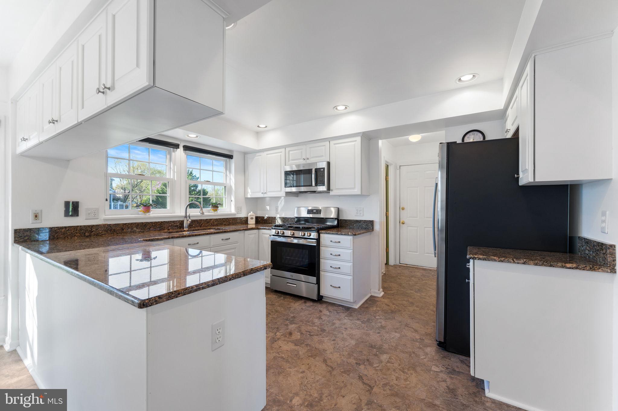 ASHBURN VILLAGE - Residential