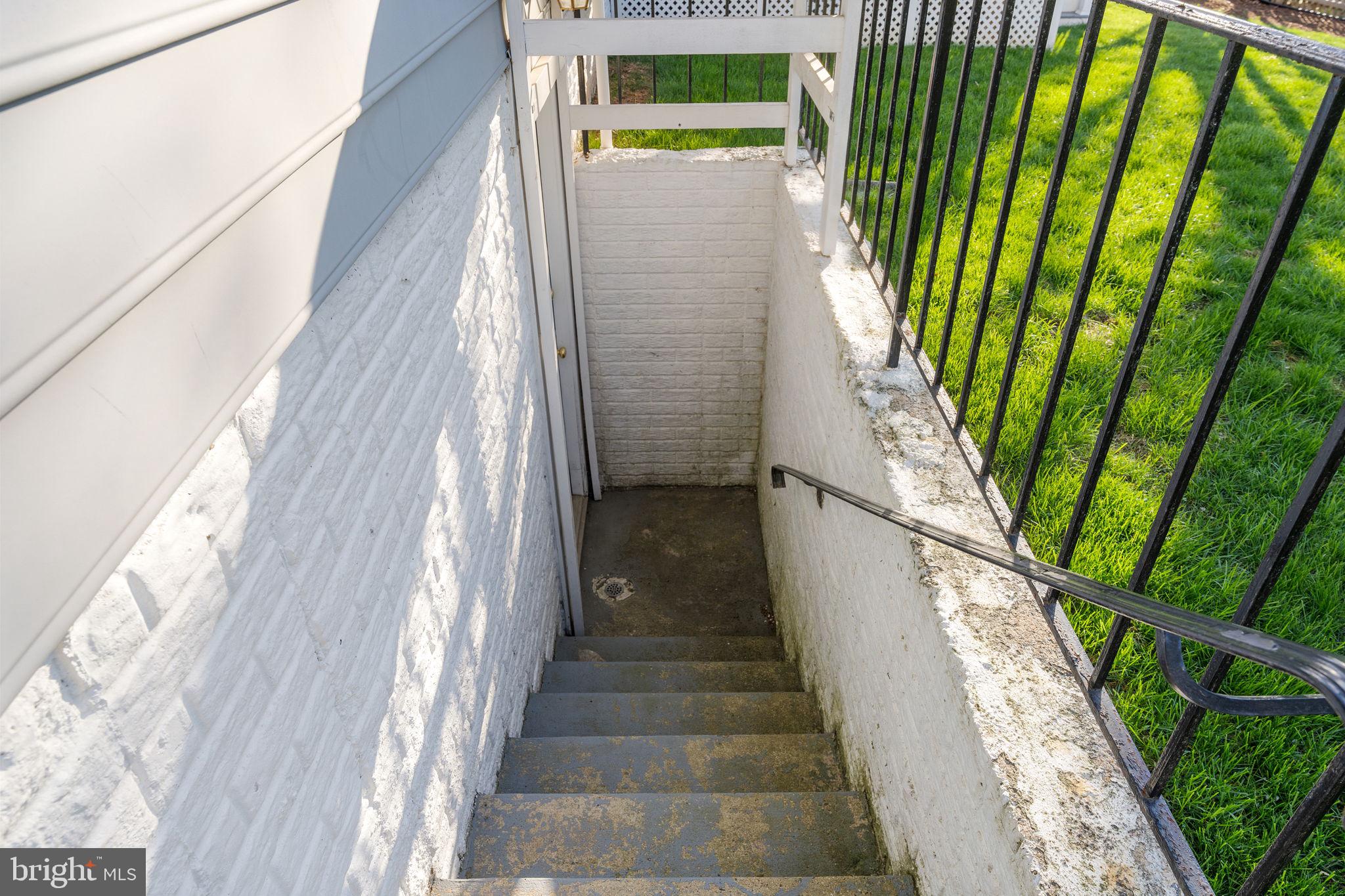 ASHBURN VILLAGE - Residential