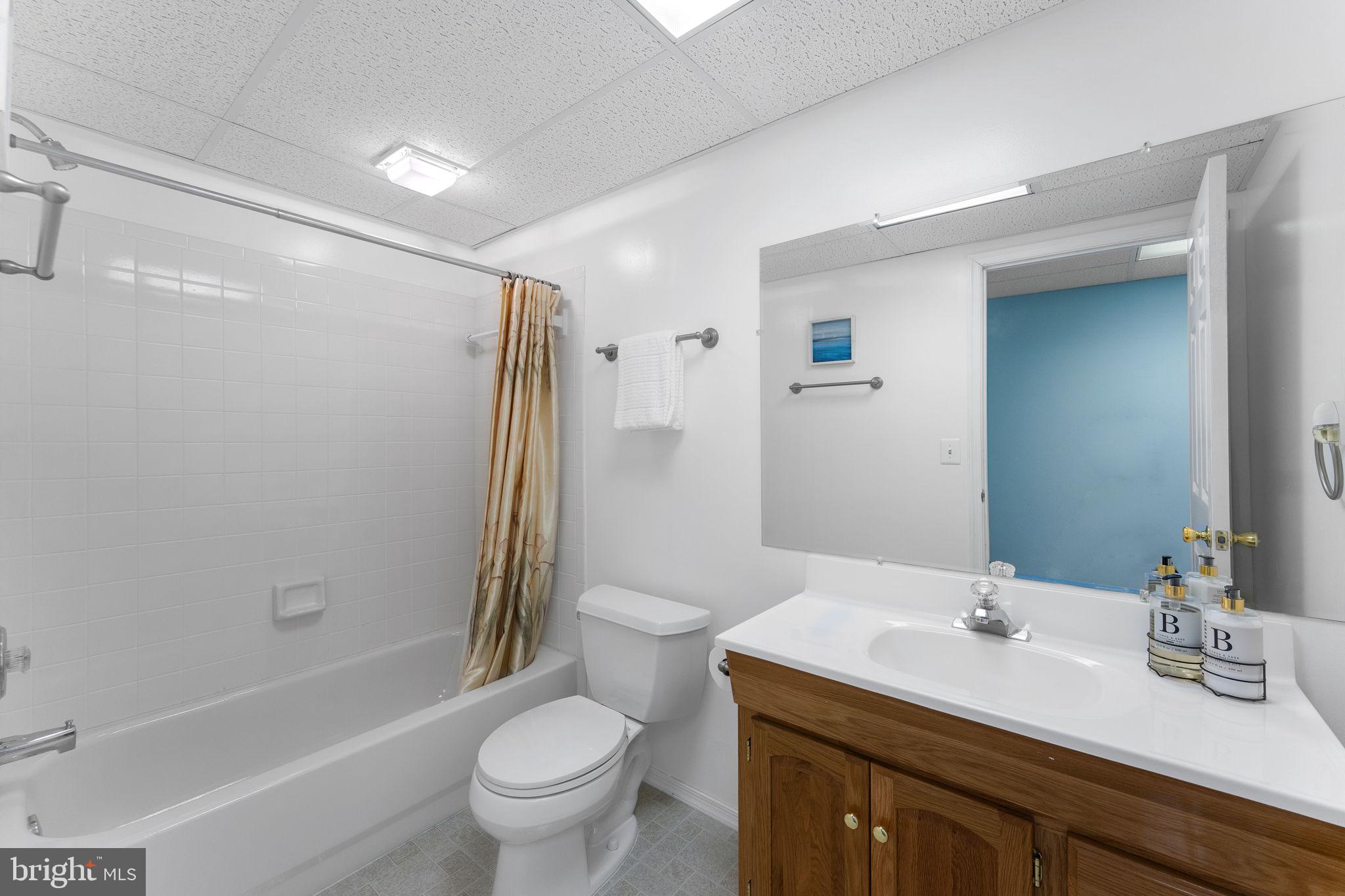 ASHBURN VILLAGE - Residential