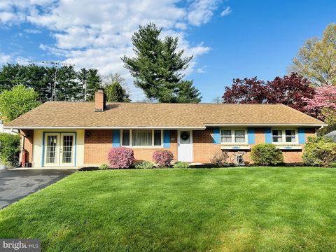 Photo of 9720 Fernwood Lane, HAGERSTOWN, MD 21740 (MLS # MDWA2035694)