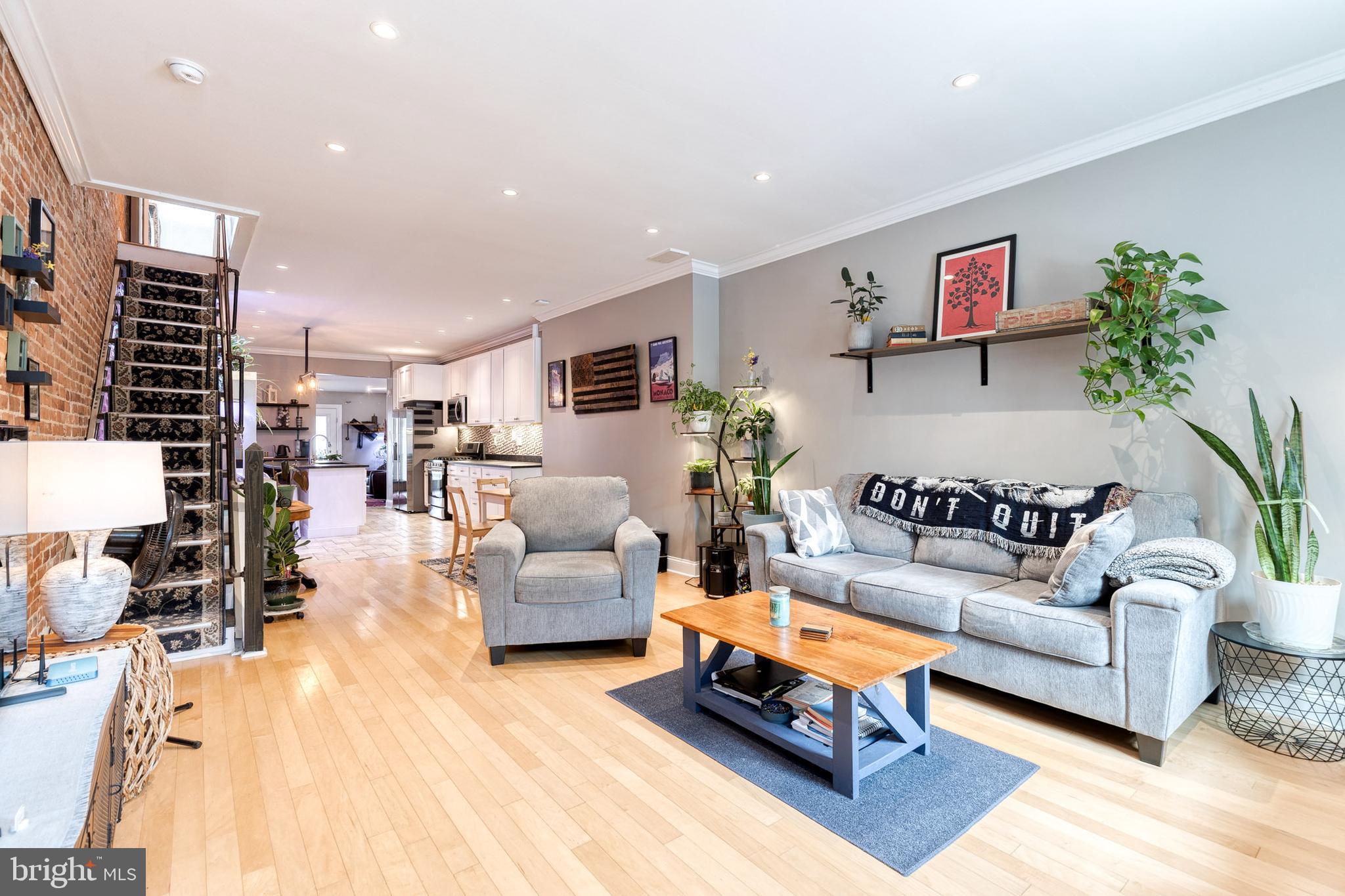 216 S HIGHLAND AVENUE
