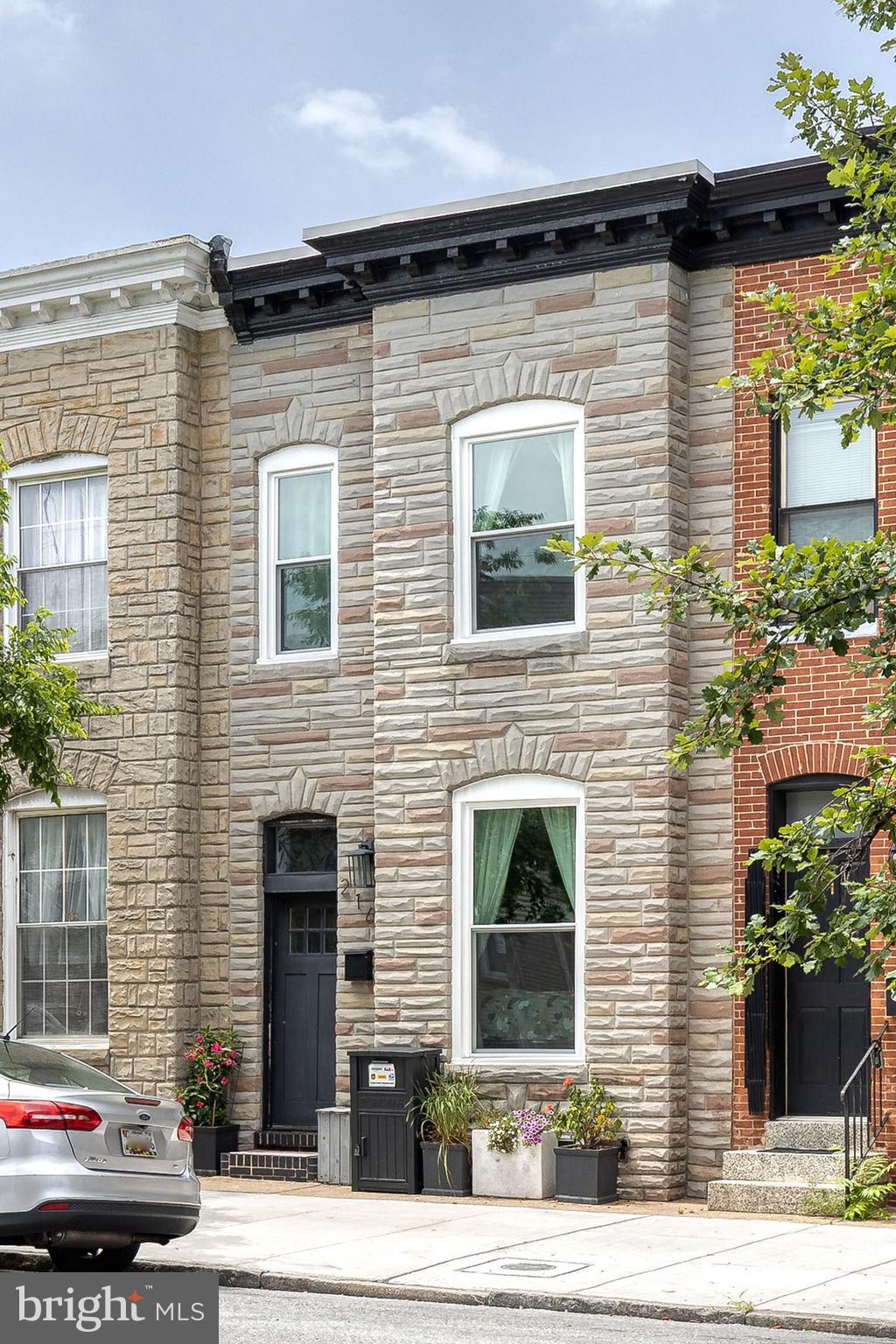 216 S HIGHLAND AVENUE