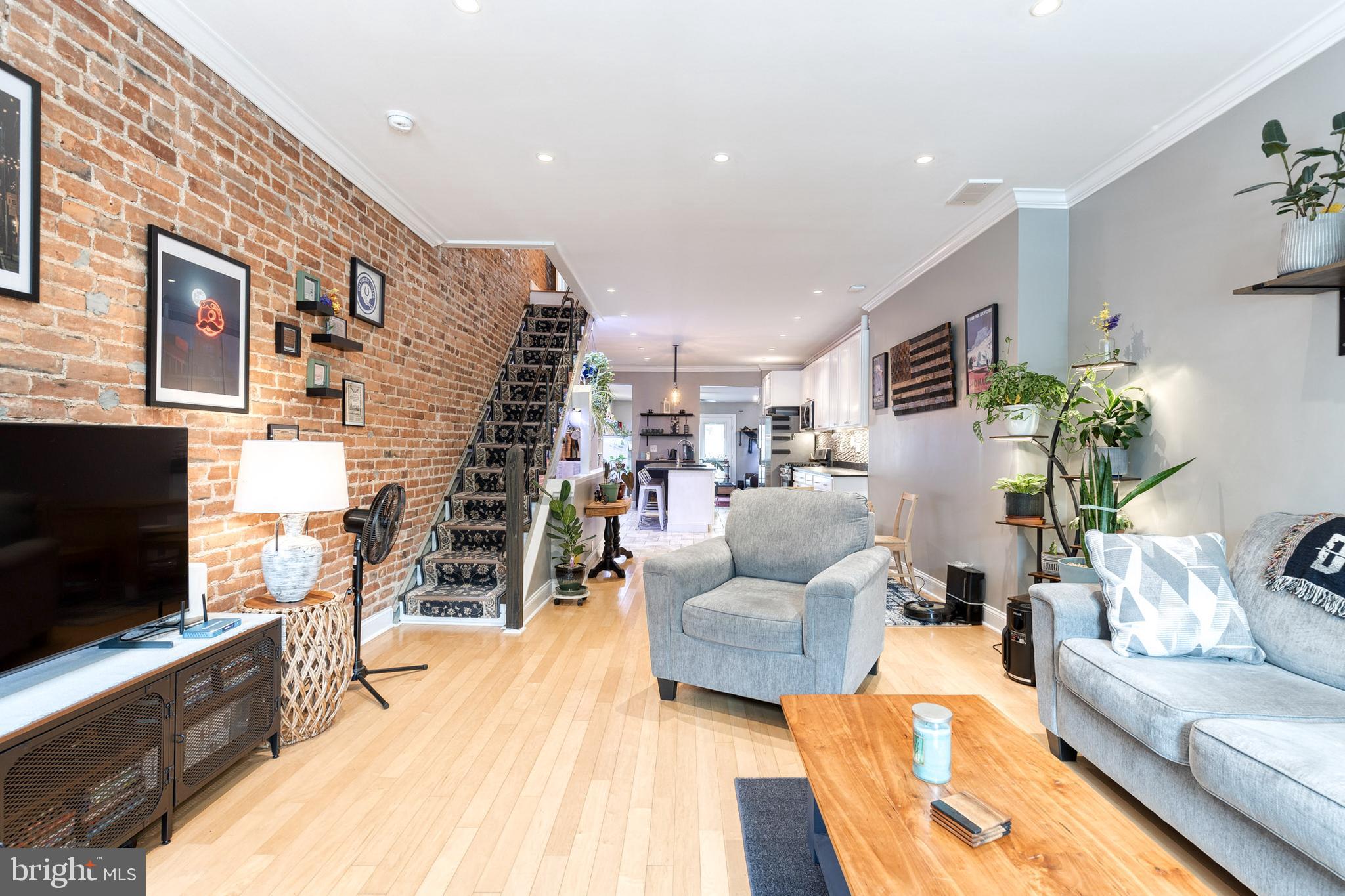 216 S HIGHLAND AVENUE