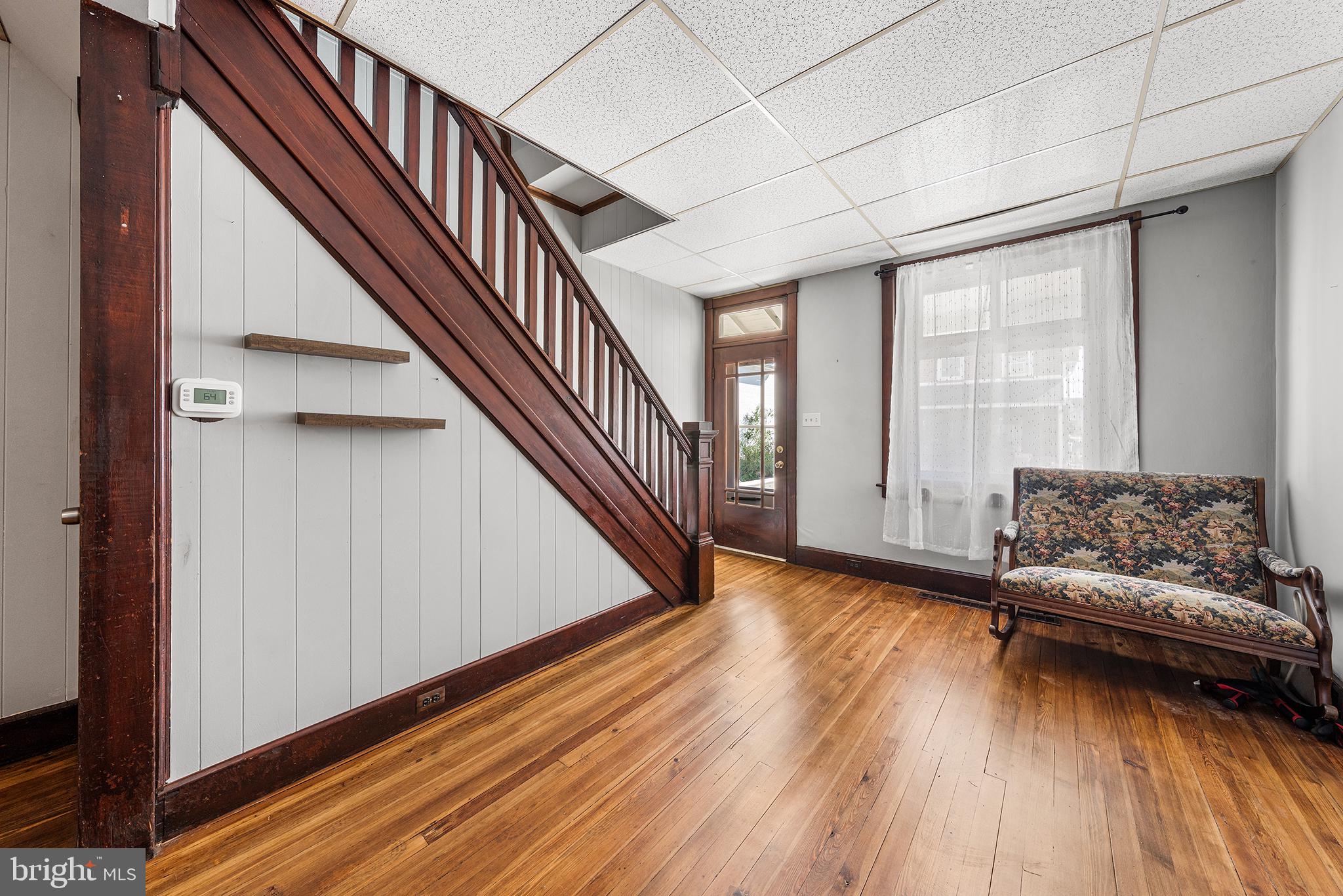 443 W WALNUT STREET