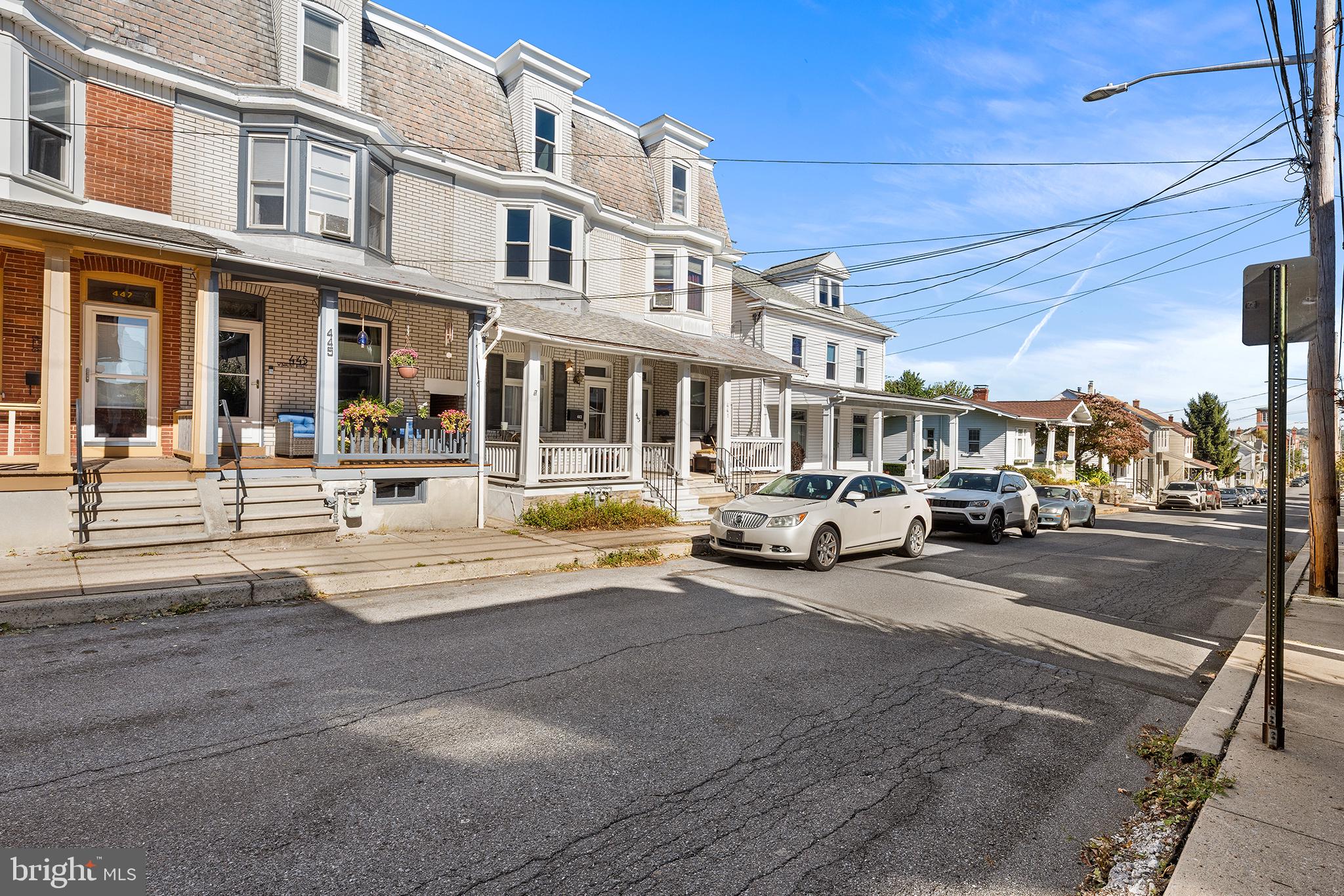 443 W WALNUT STREET