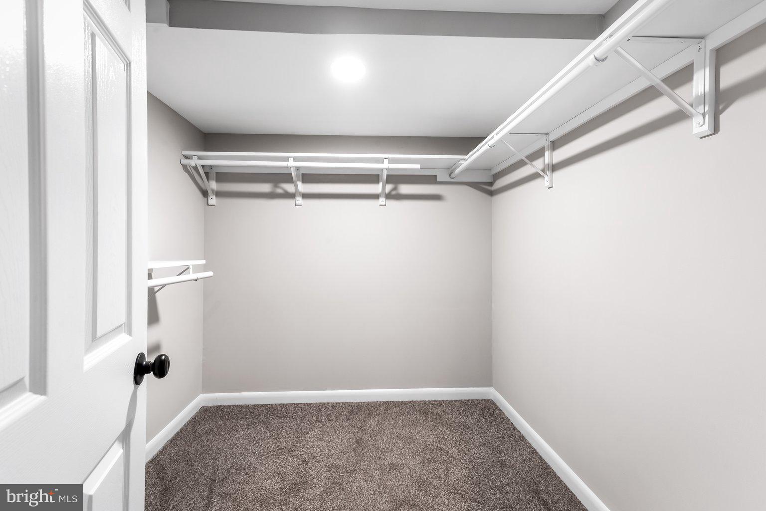 WINDSOR MILL - Residential