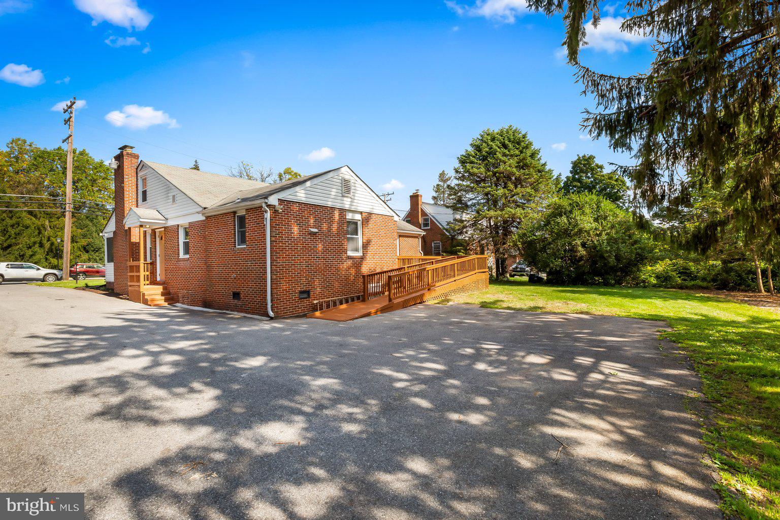 WINDSOR MILL - Residential