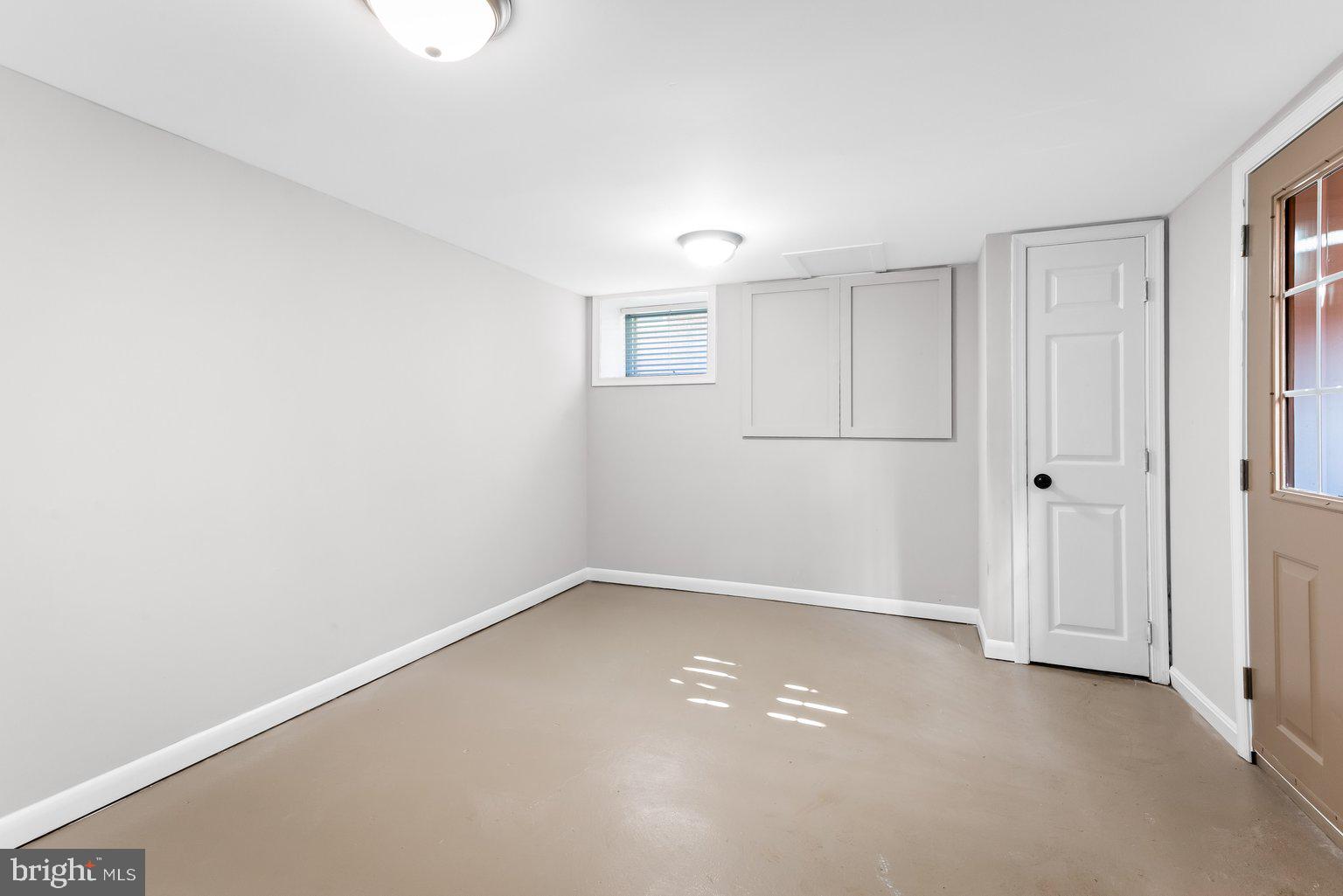 WINDSOR MILL - Residential