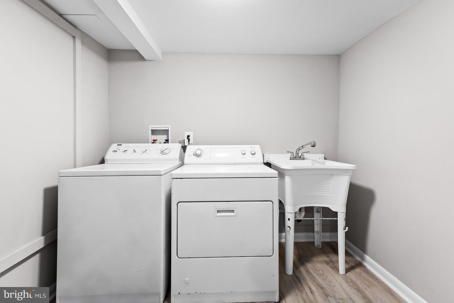 WINDSOR MILL - Residential