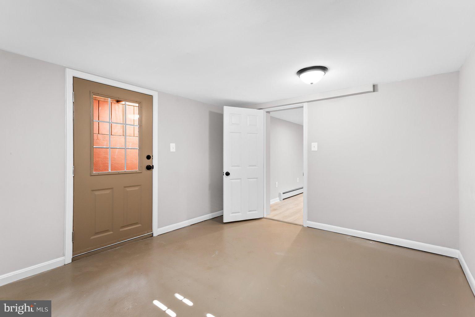 WINDSOR MILL - Residential