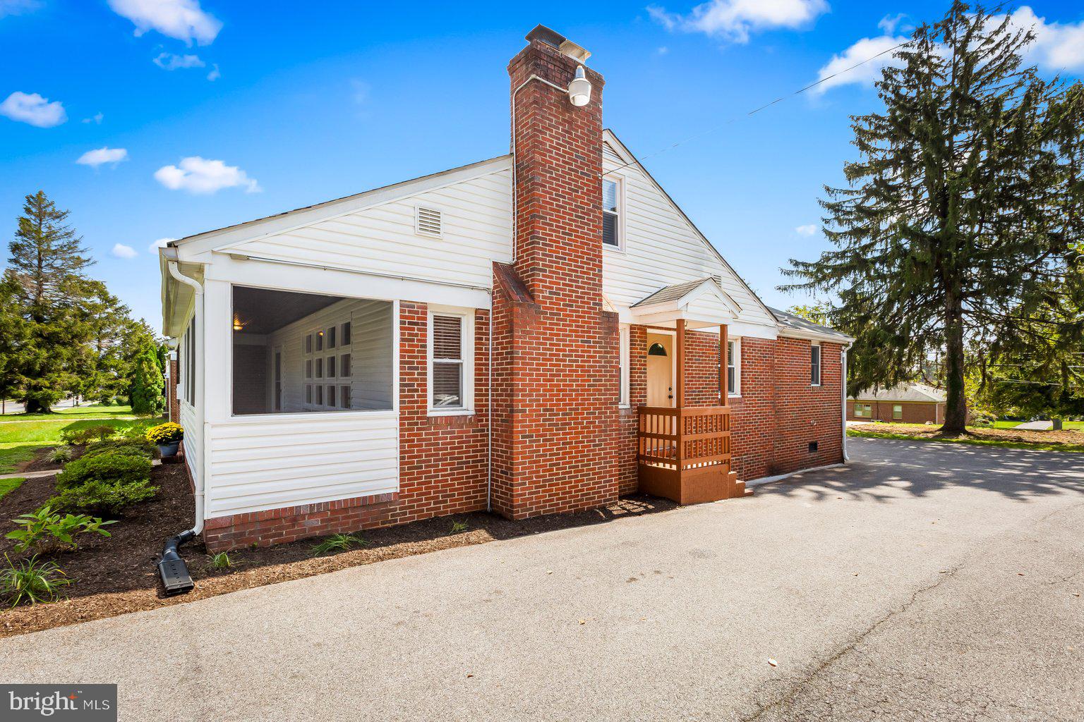 WINDSOR MILL - Residential