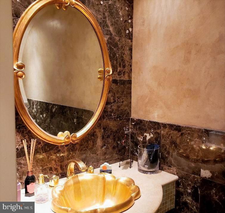 ATRIUM - Residential Lease