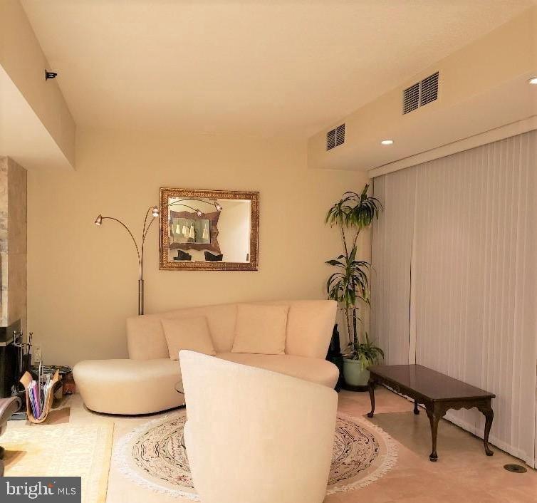 ATRIUM - Residential Lease