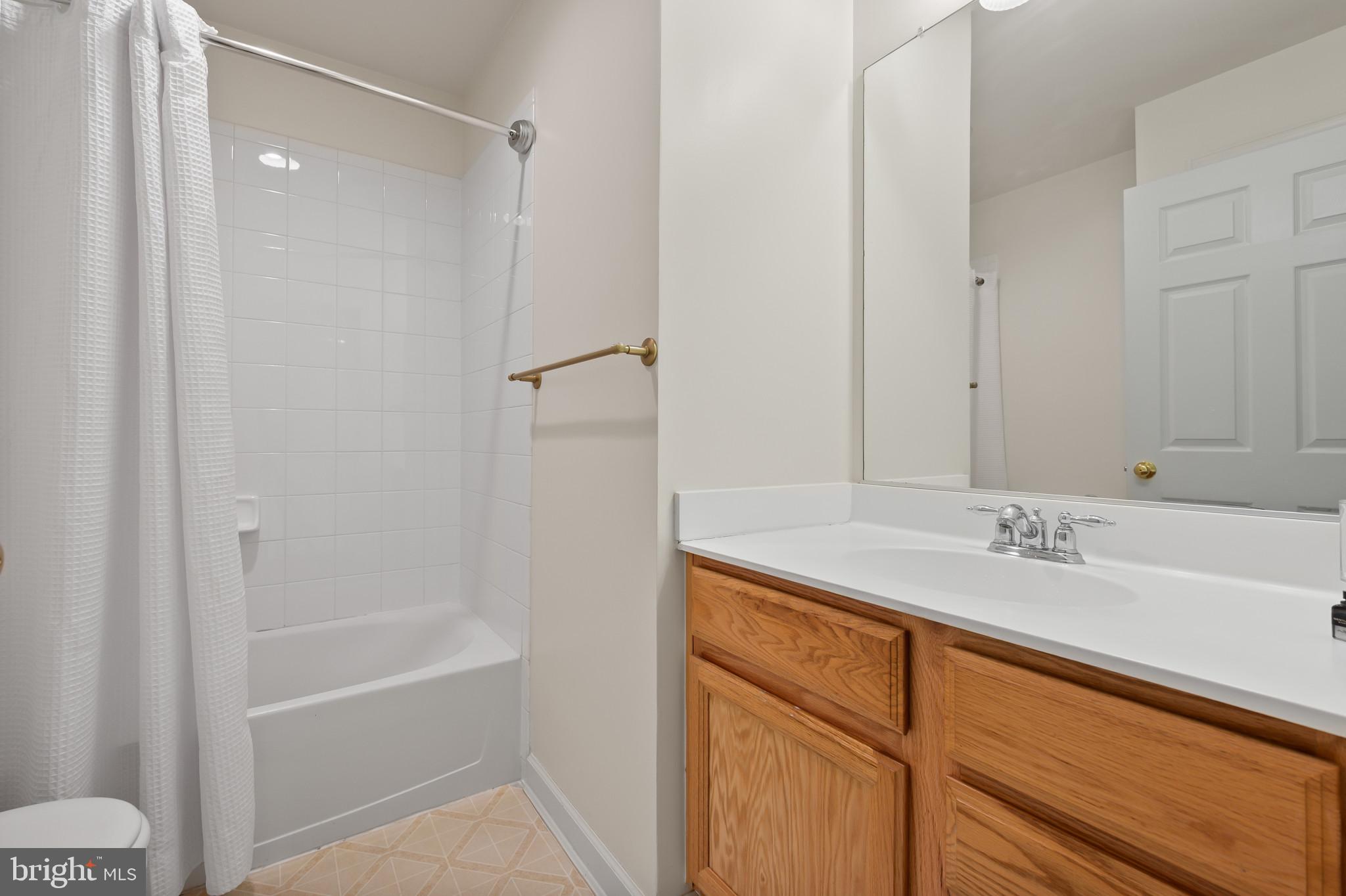 VILLAGES OF DORCHESTER - Residential Lease