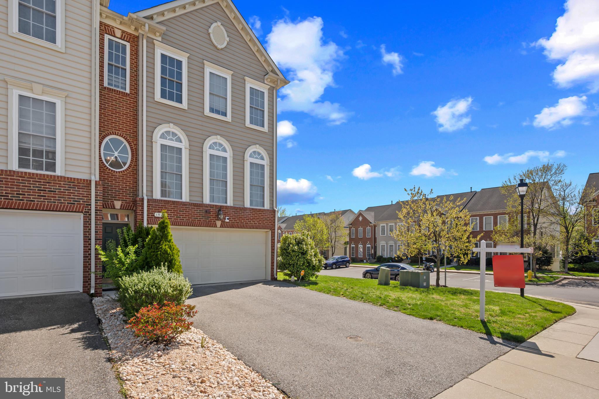 VILLAGES OF DORCHESTER - Residential Lease