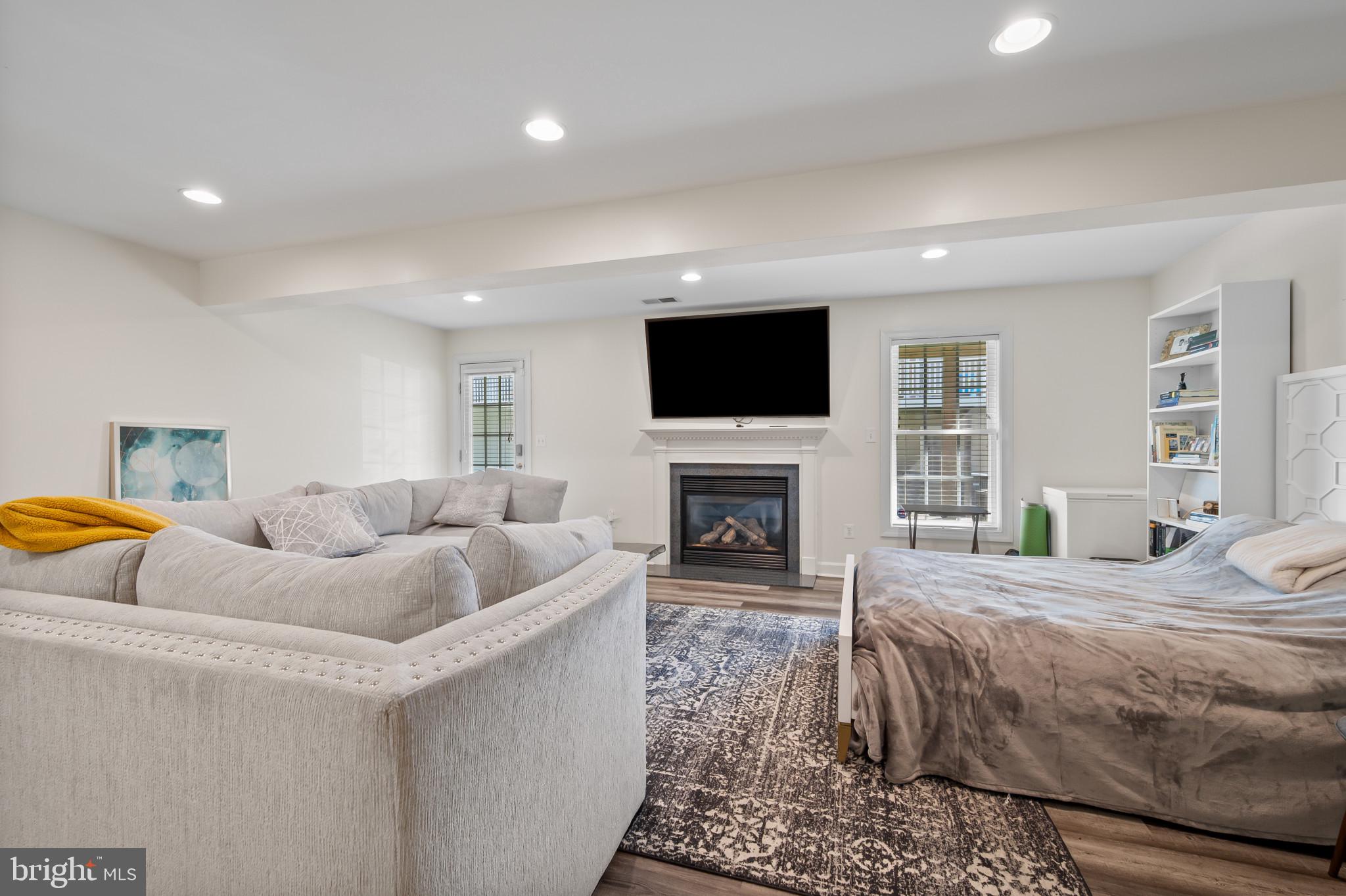 VILLAGES OF DORCHESTER - Residential Lease