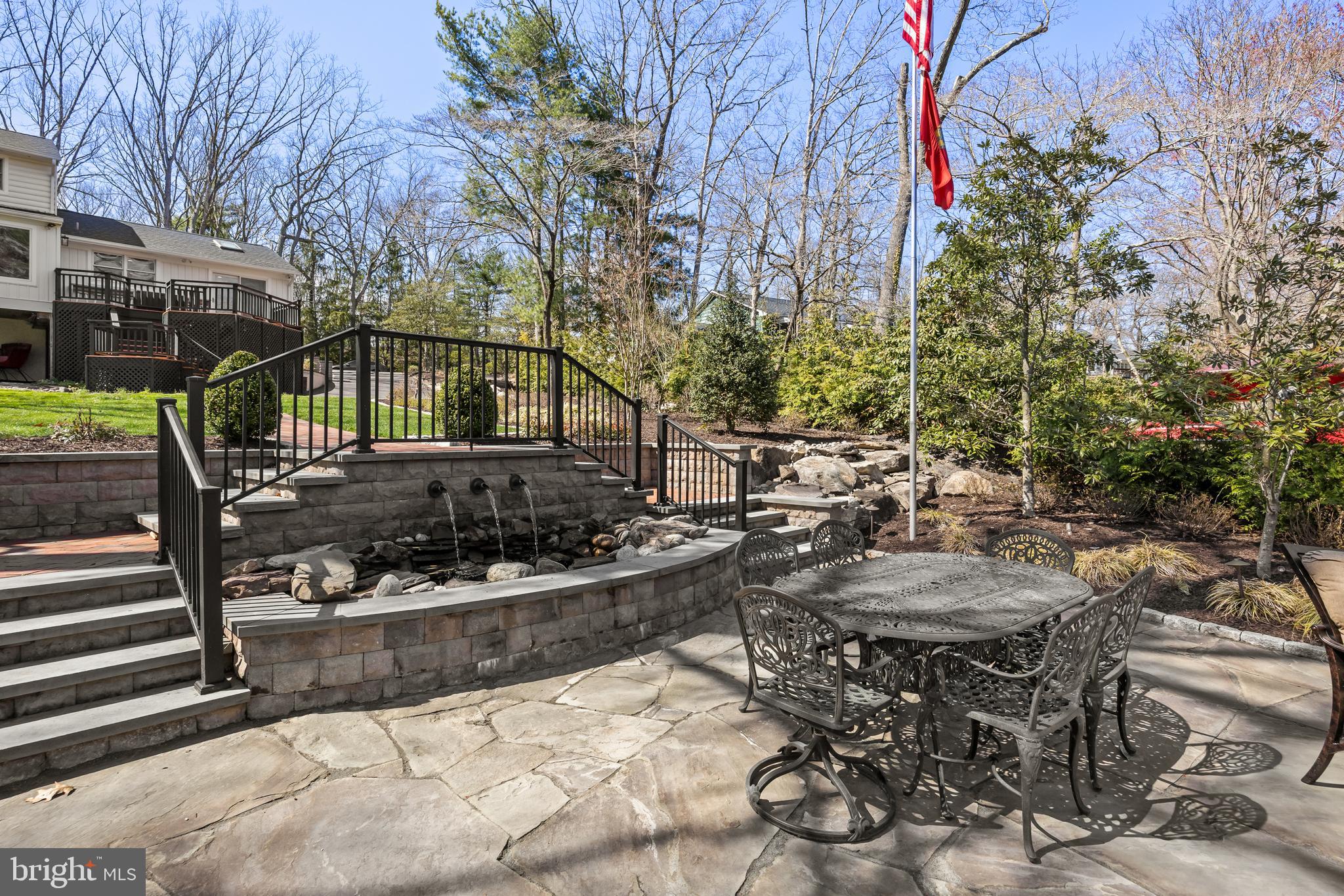 169 ALGONQUIN TRAIL