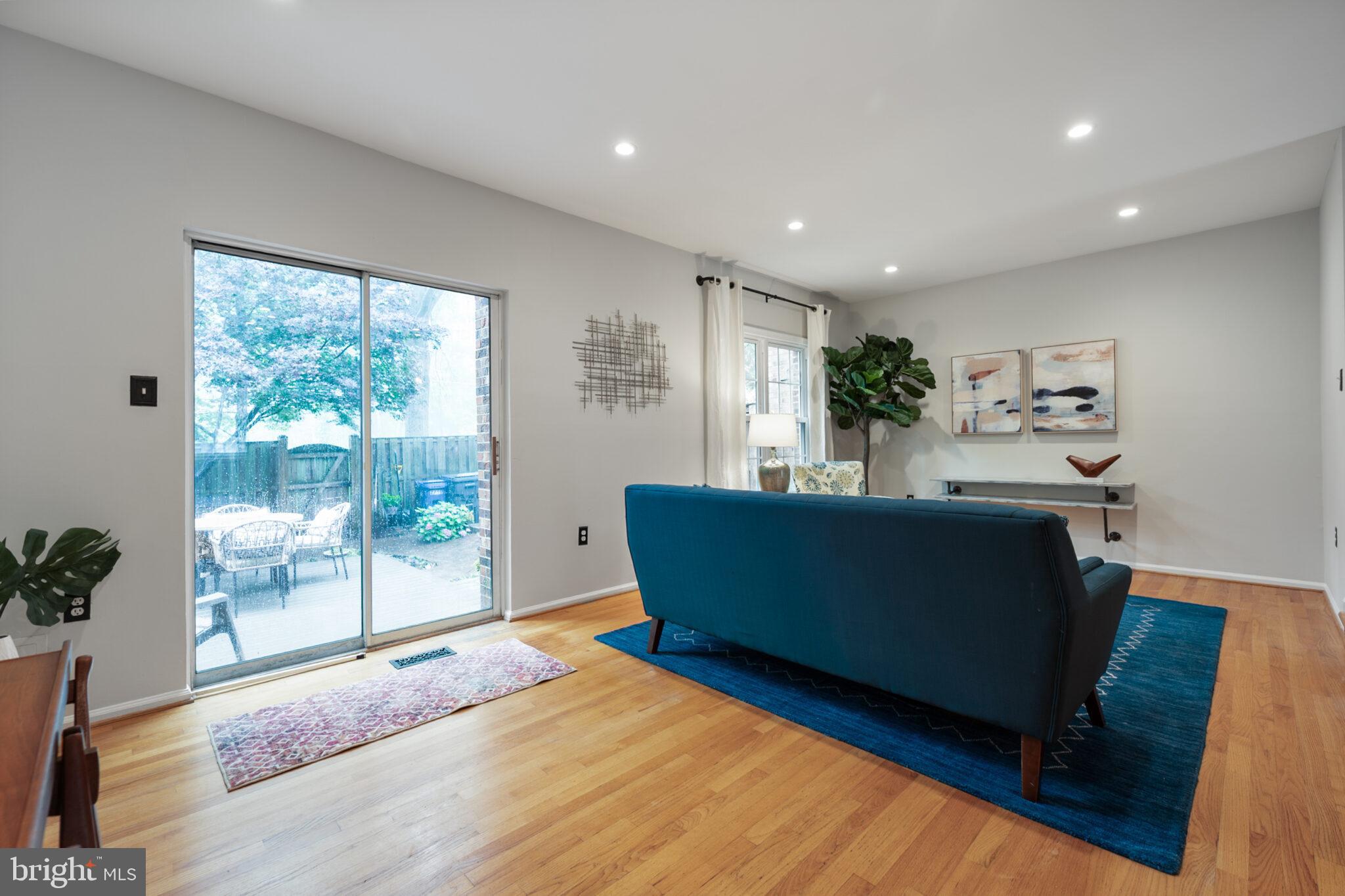 HUNTINGTON AT MT VERNON - Residential