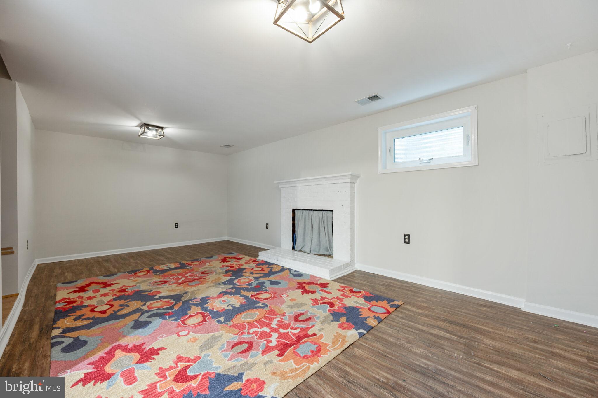 HUNTINGTON AT MT VERNON - Residential