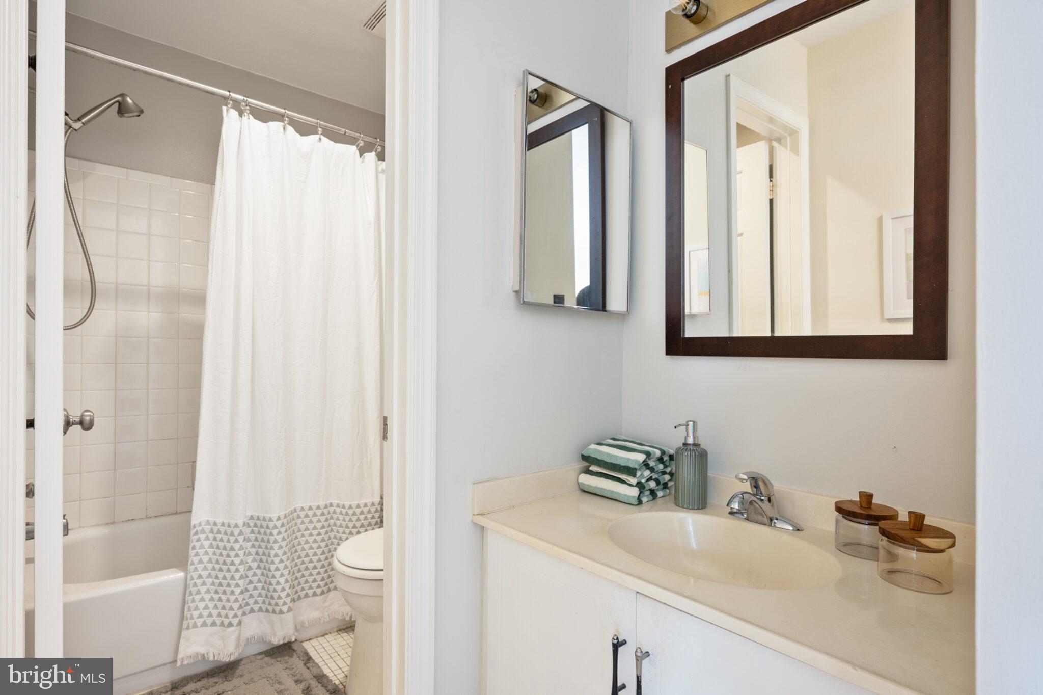 HUNTINGTON AT MT VERNON - Residential