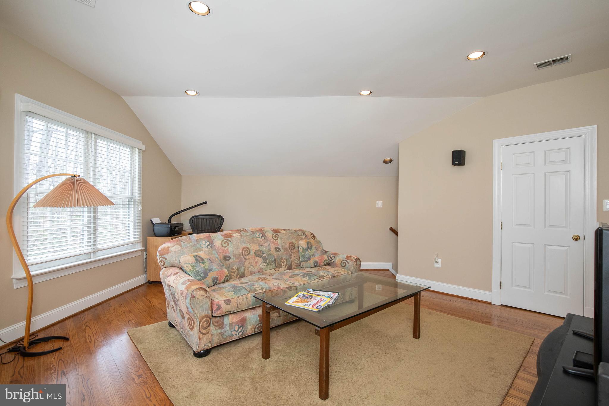 ENGLISH HILLS - Residential