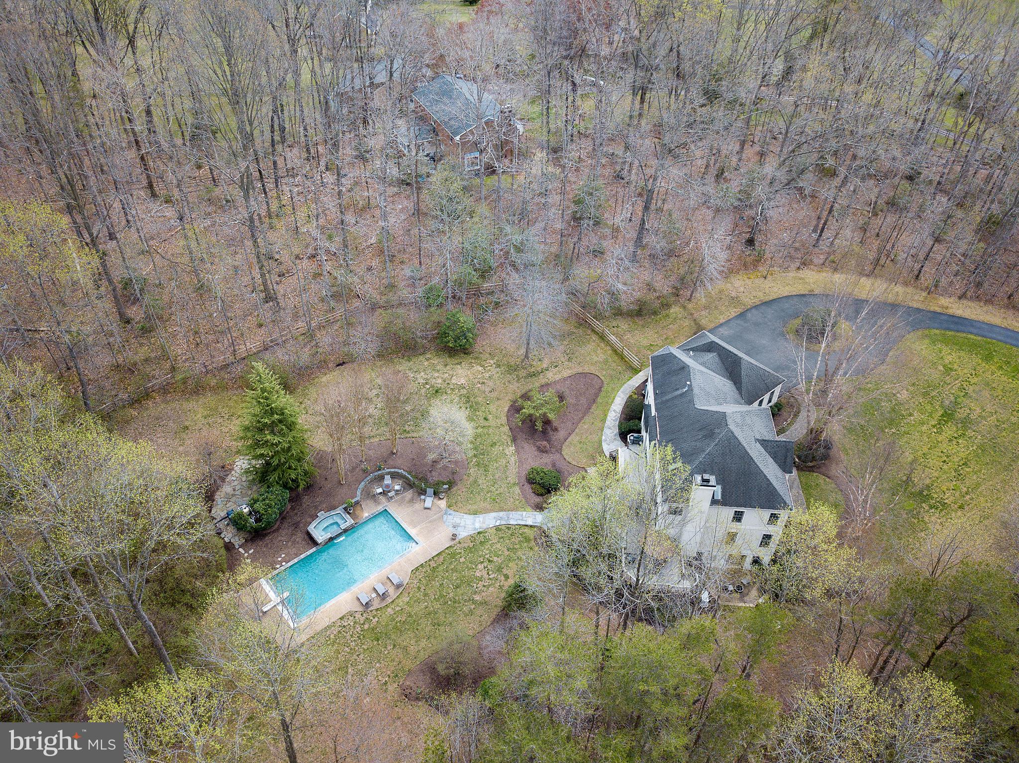 ENGLISH HILLS - Residential