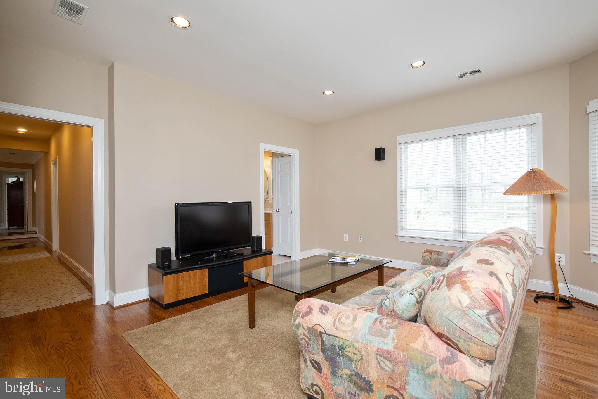 ENGLISH HILLS - Residential