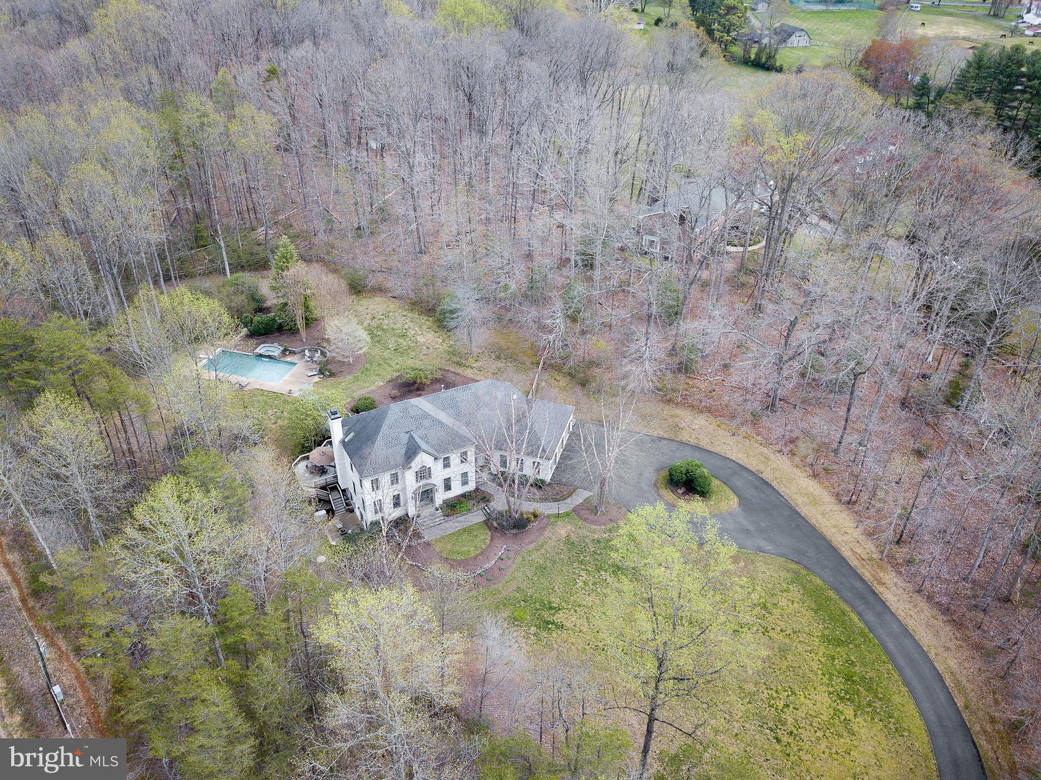 ENGLISH HILLS - Residential