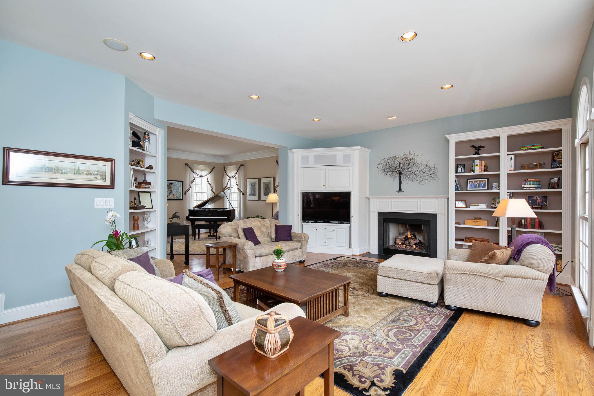 ENGLISH HILLS - Residential