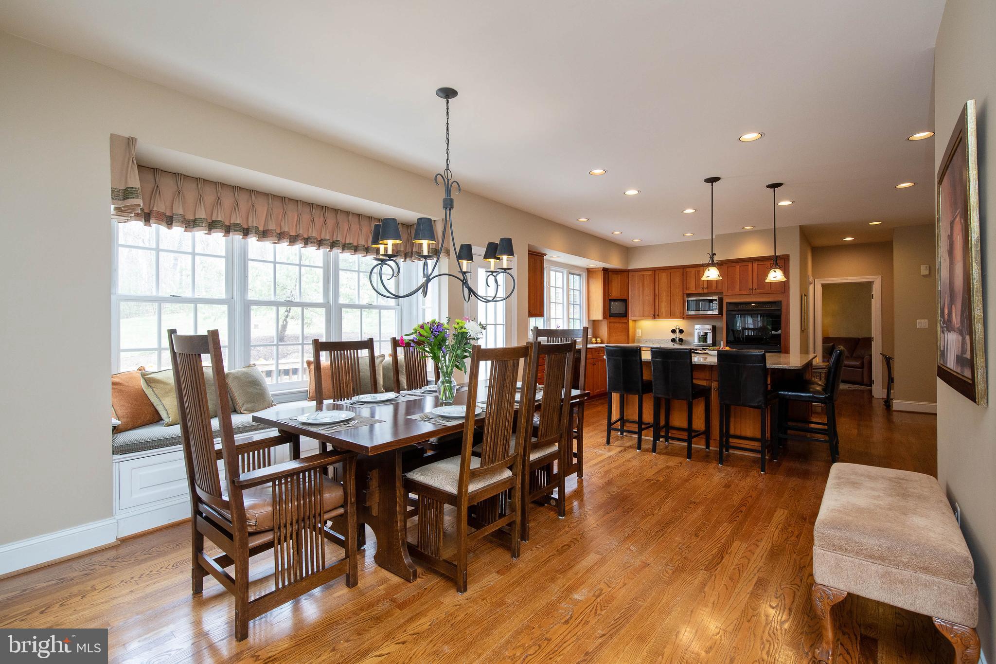 ENGLISH HILLS - Residential