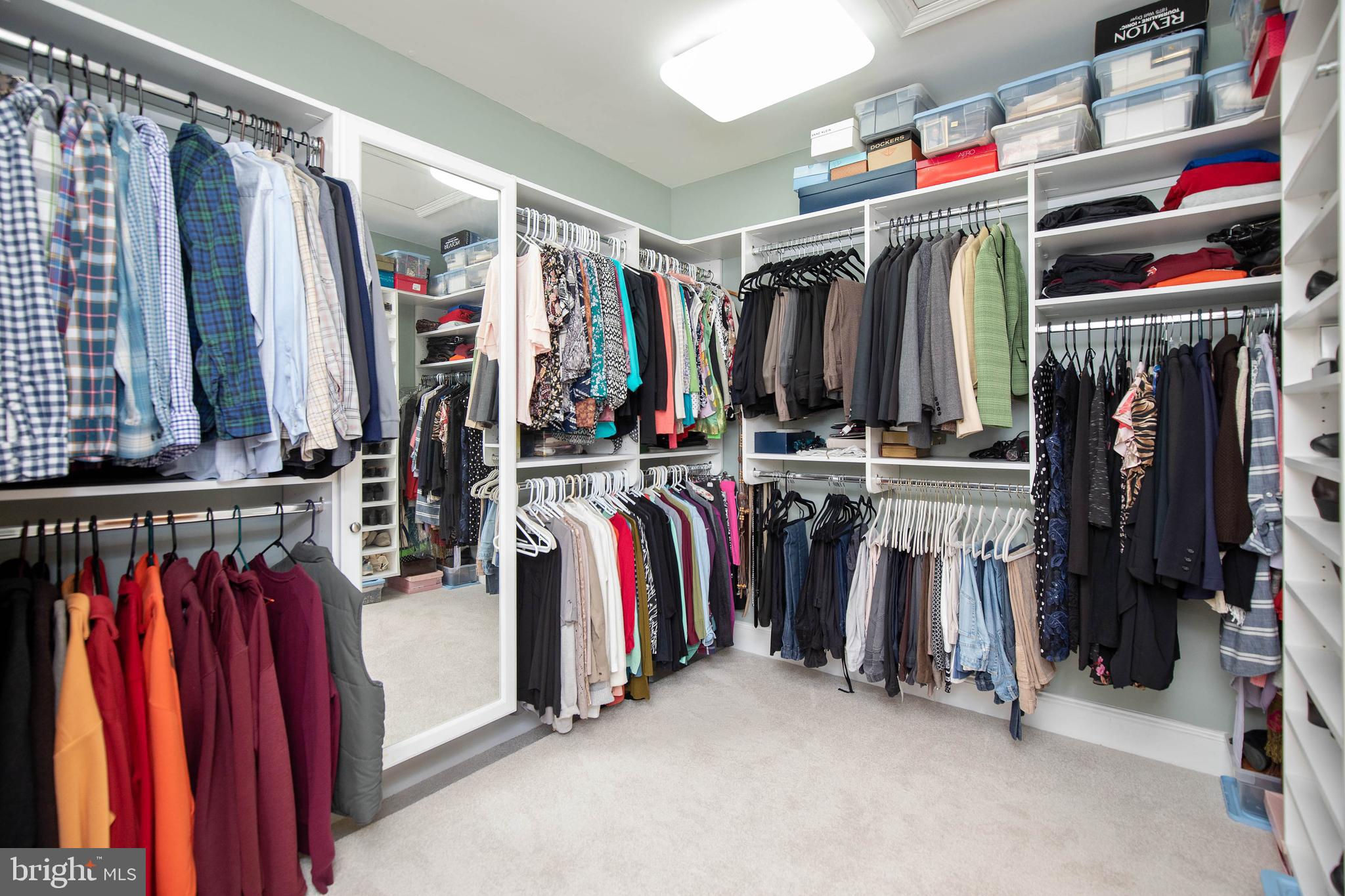 ENGLISH HILLS - Residential