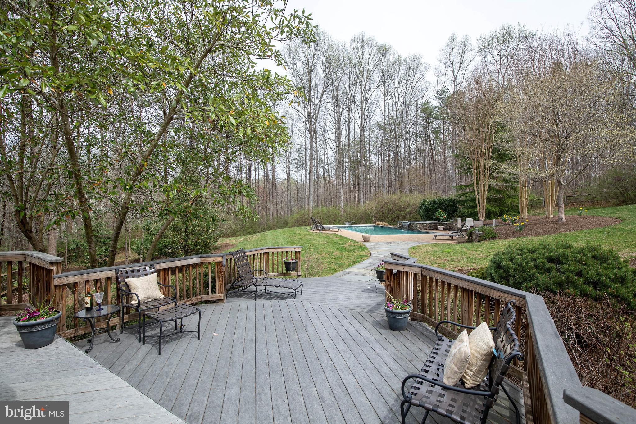 ENGLISH HILLS - Residential