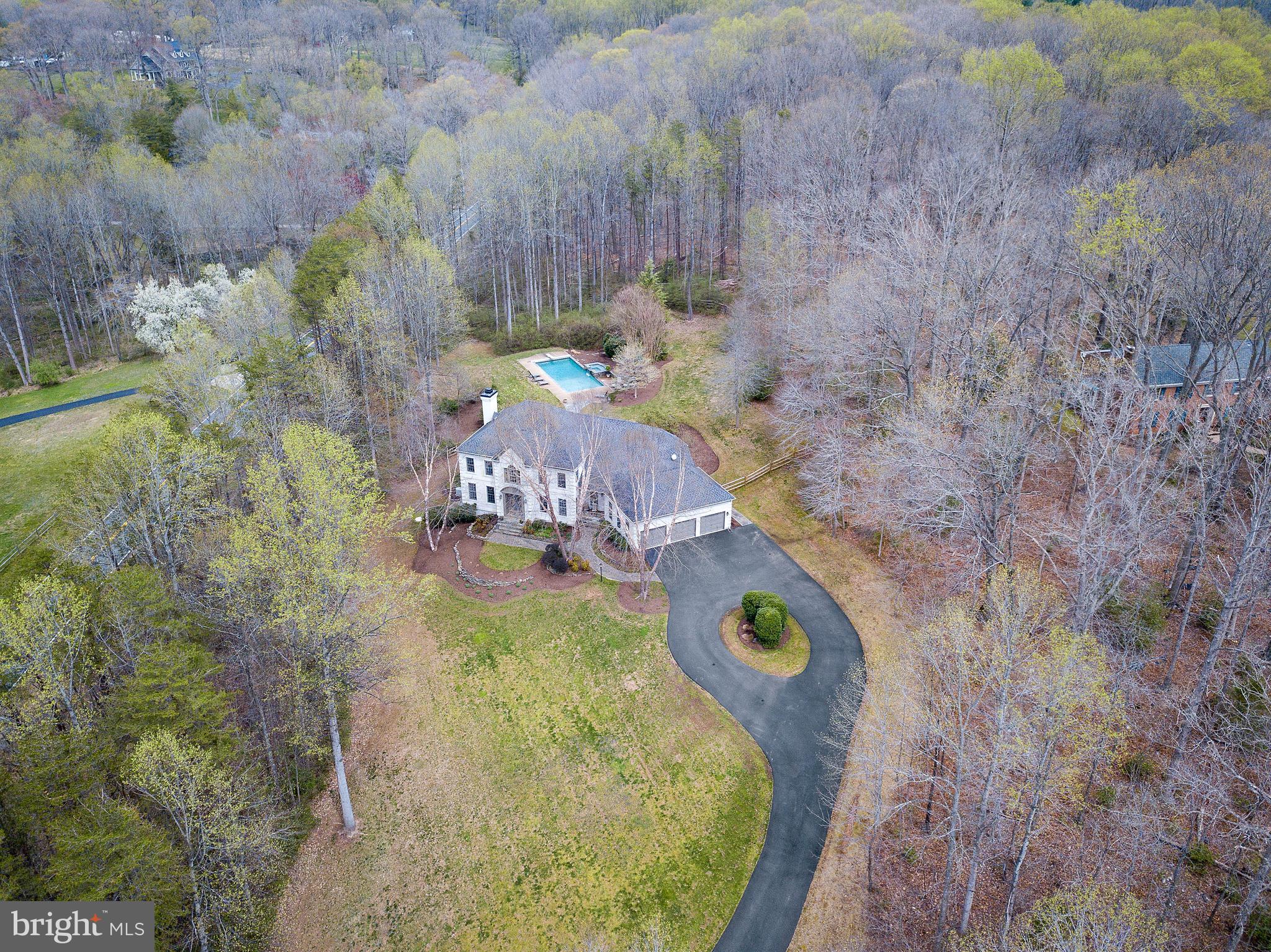 ENGLISH HILLS - Residential