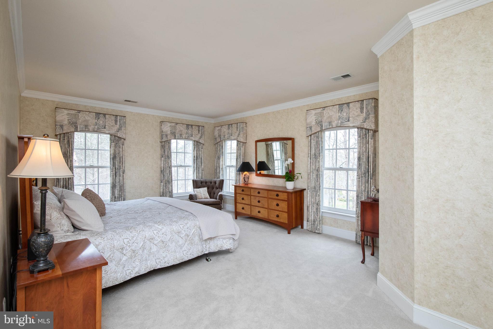 ENGLISH HILLS - Residential