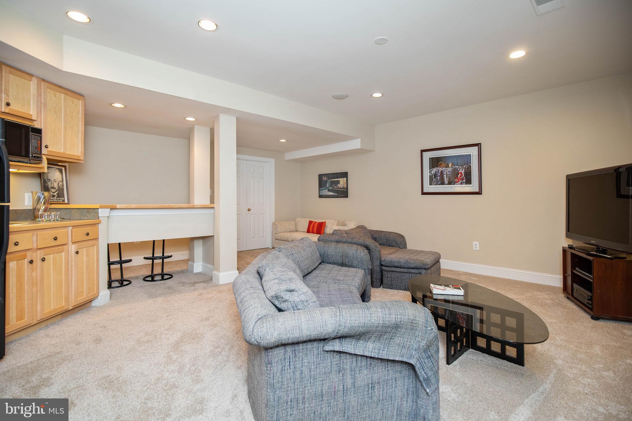 ENGLISH HILLS - Residential