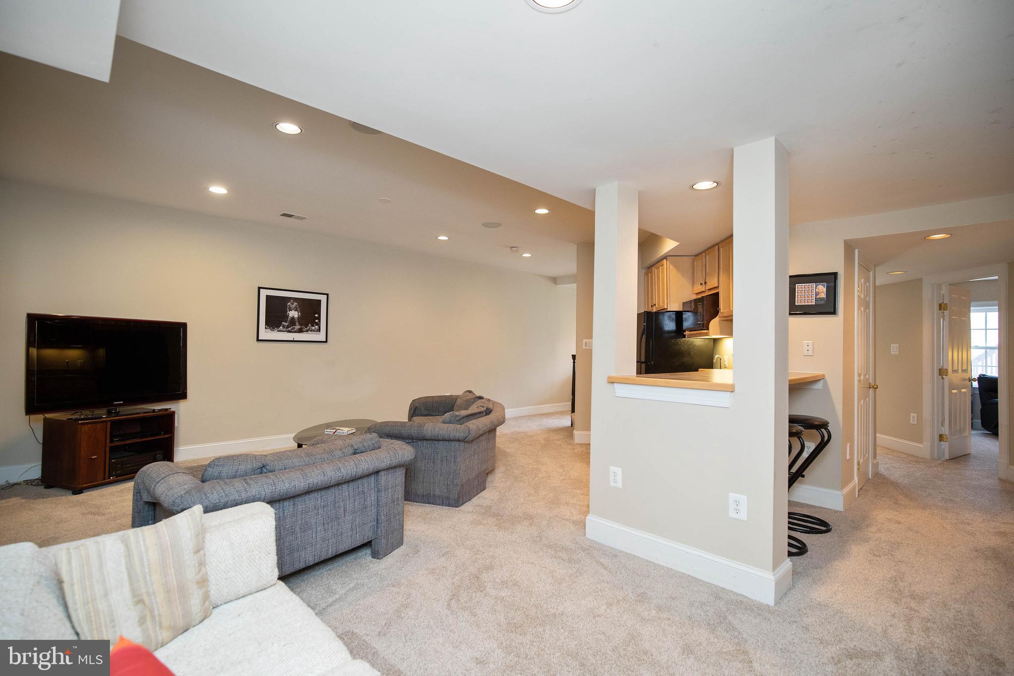 ENGLISH HILLS - Residential