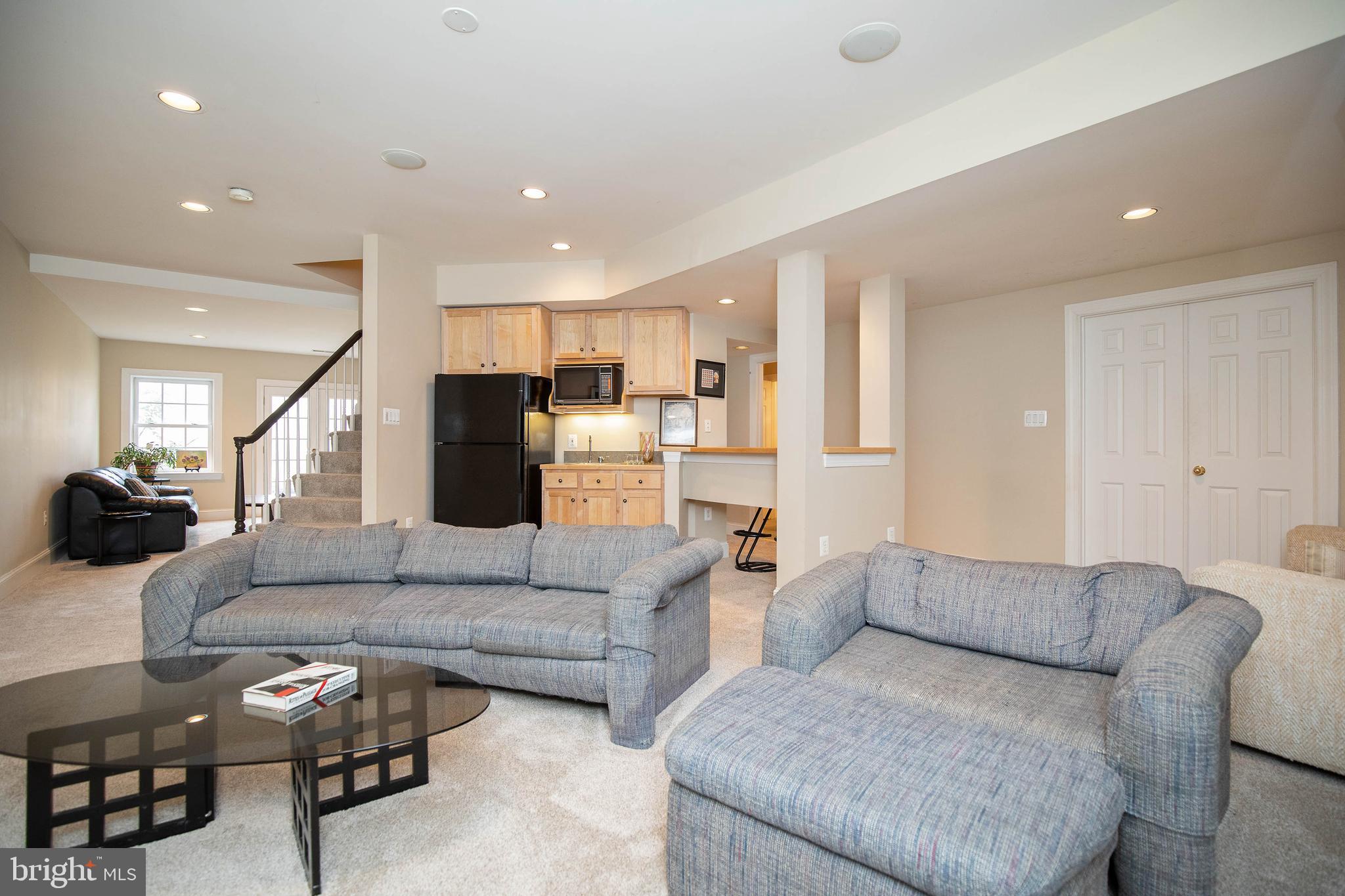 ENGLISH HILLS - Residential