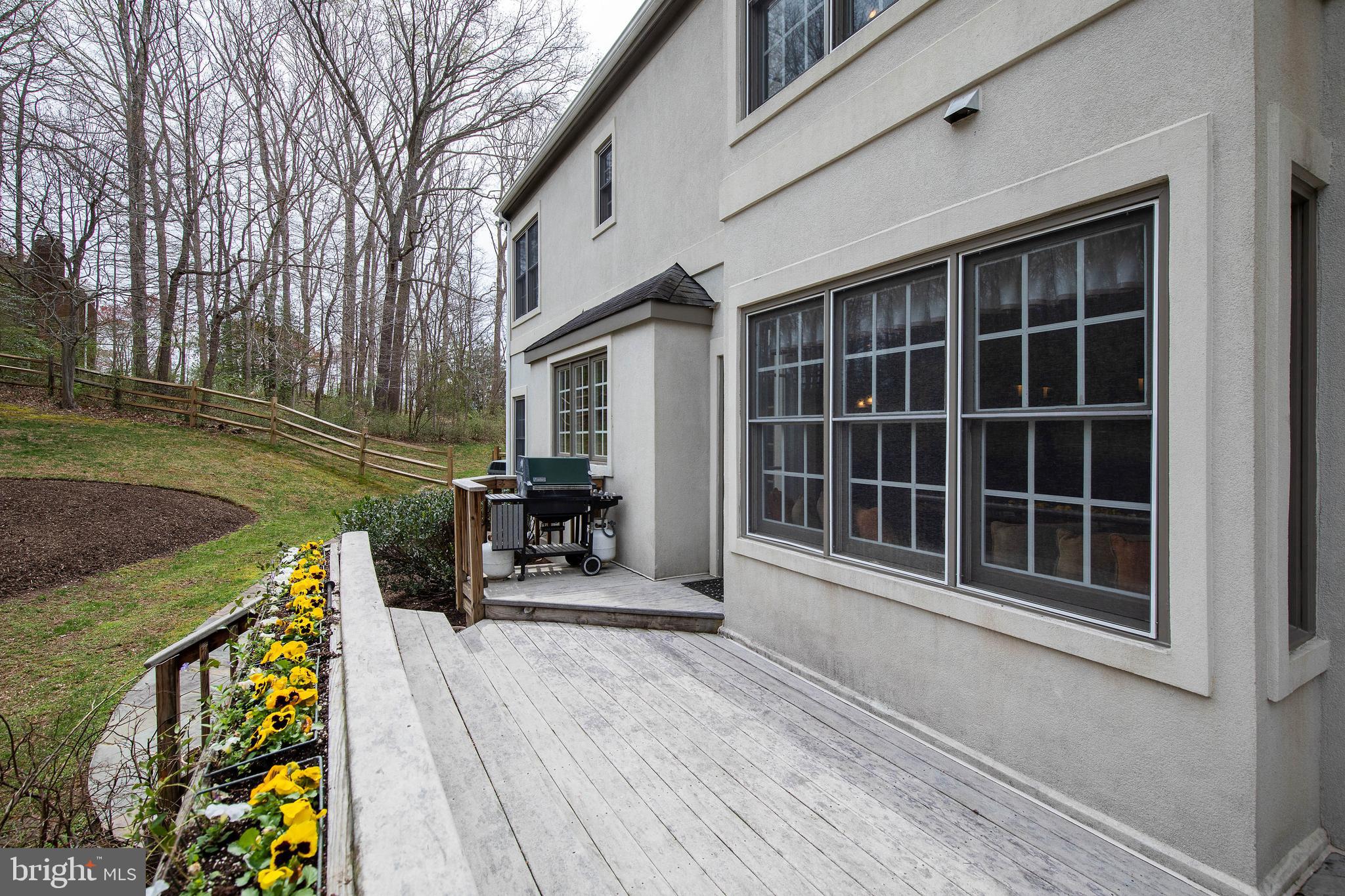 ENGLISH HILLS - Residential