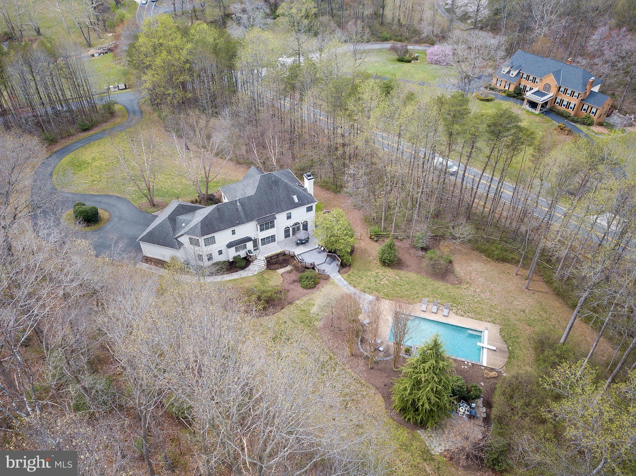 ENGLISH HILLS - Residential