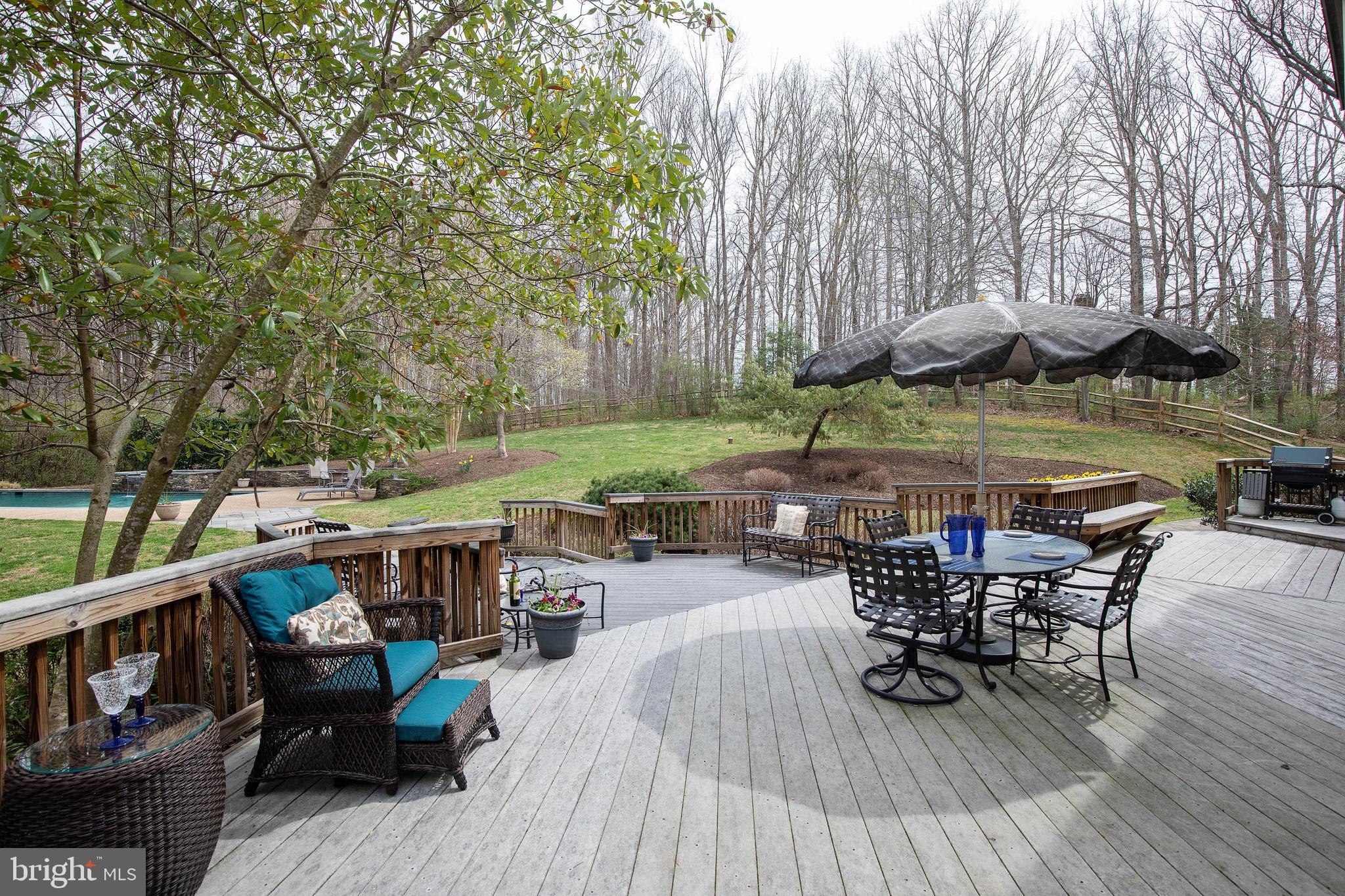 ENGLISH HILLS - Residential