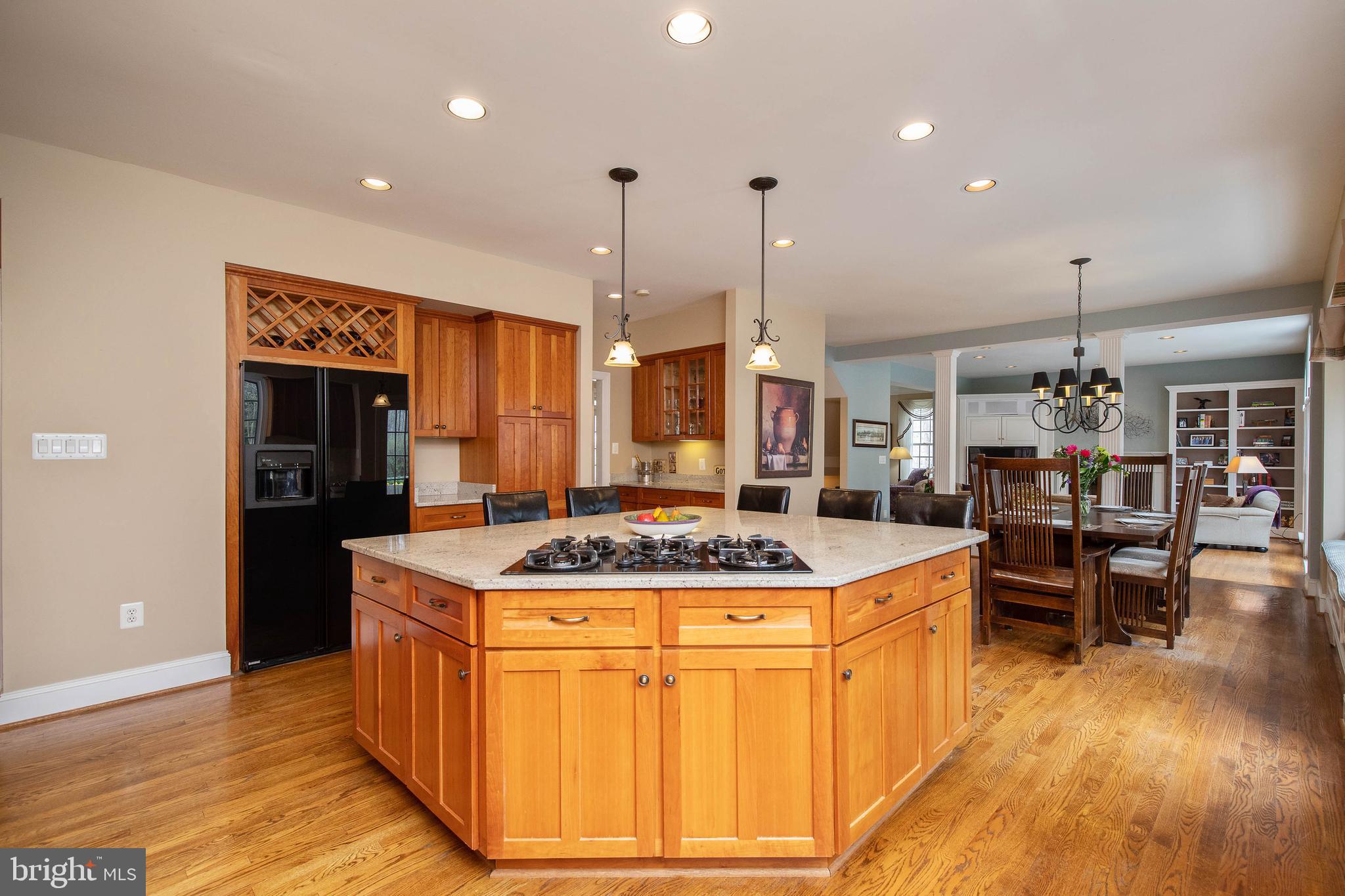 ENGLISH HILLS - Residential