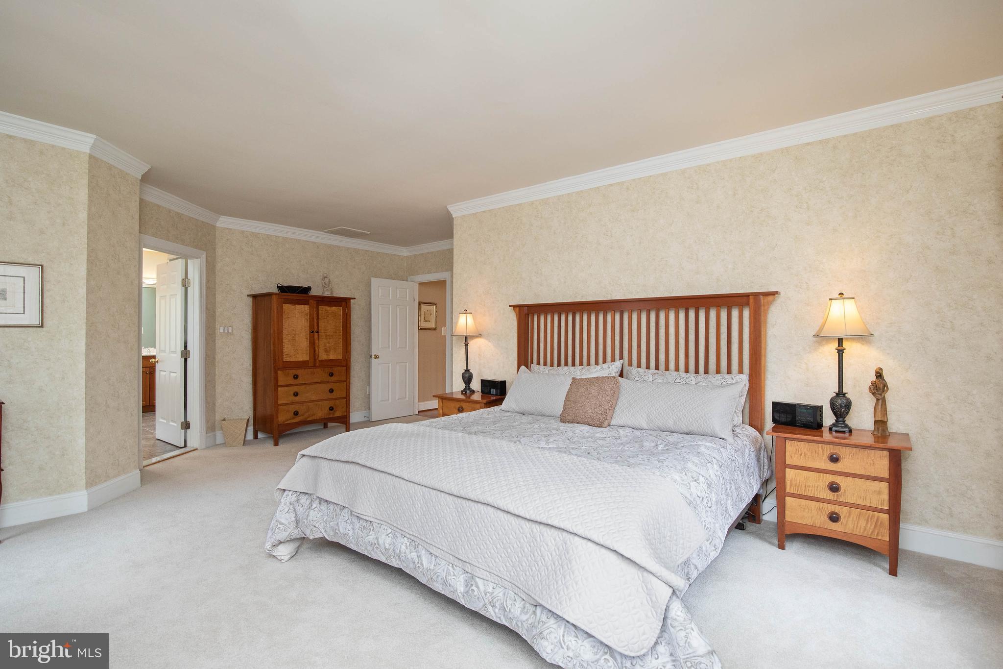 ENGLISH HILLS - Residential