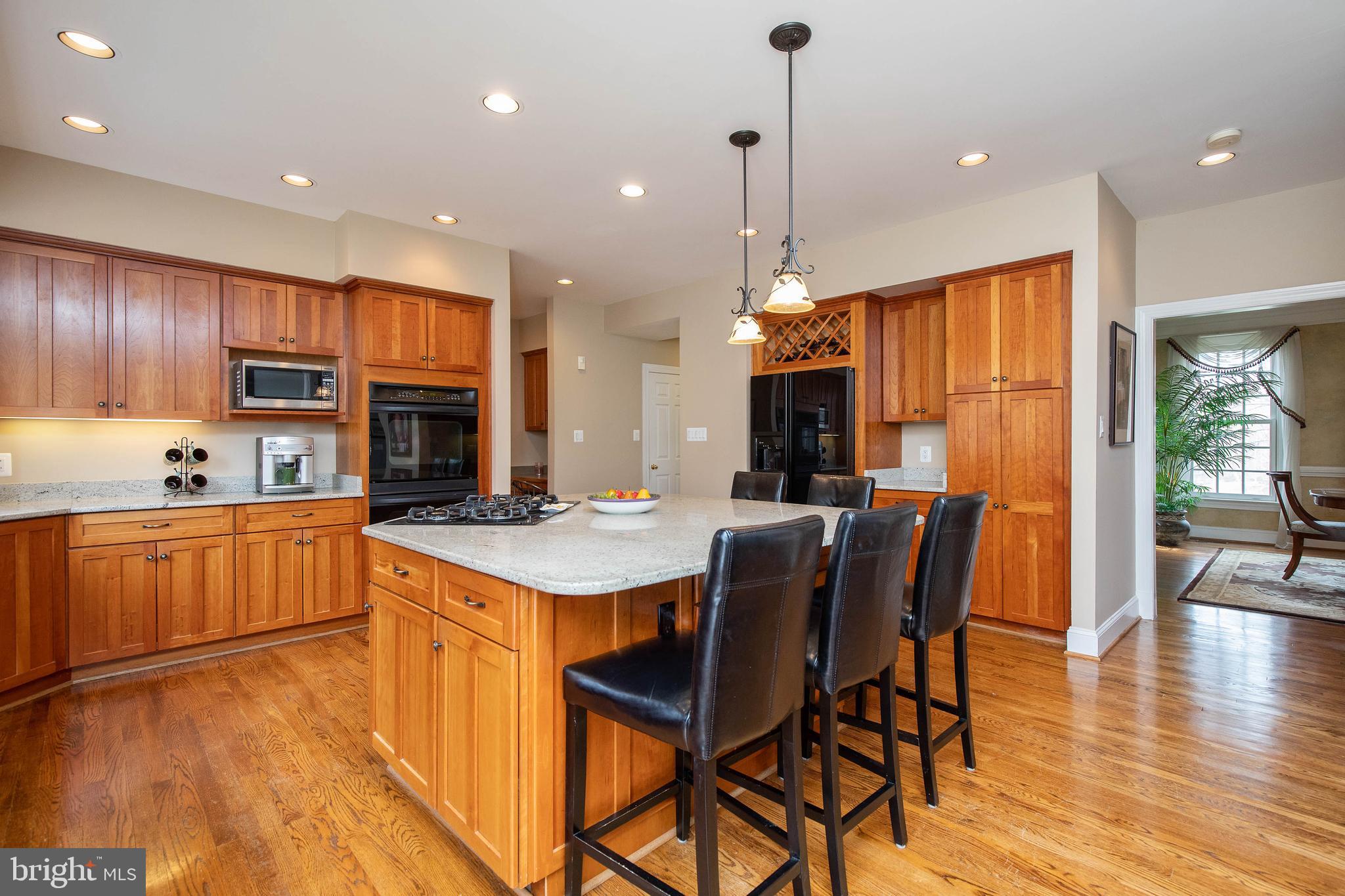 ENGLISH HILLS - Residential