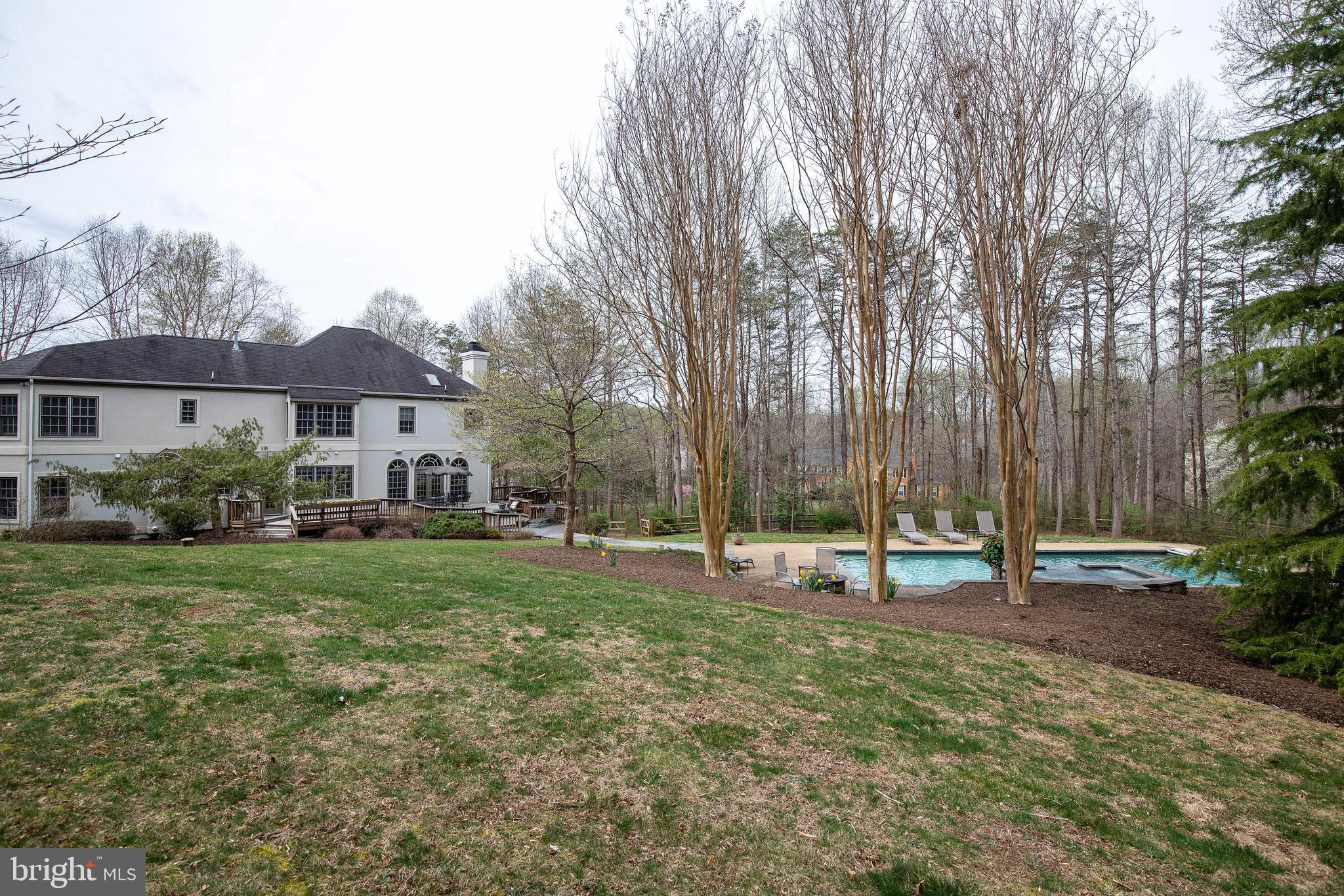 ENGLISH HILLS - Residential