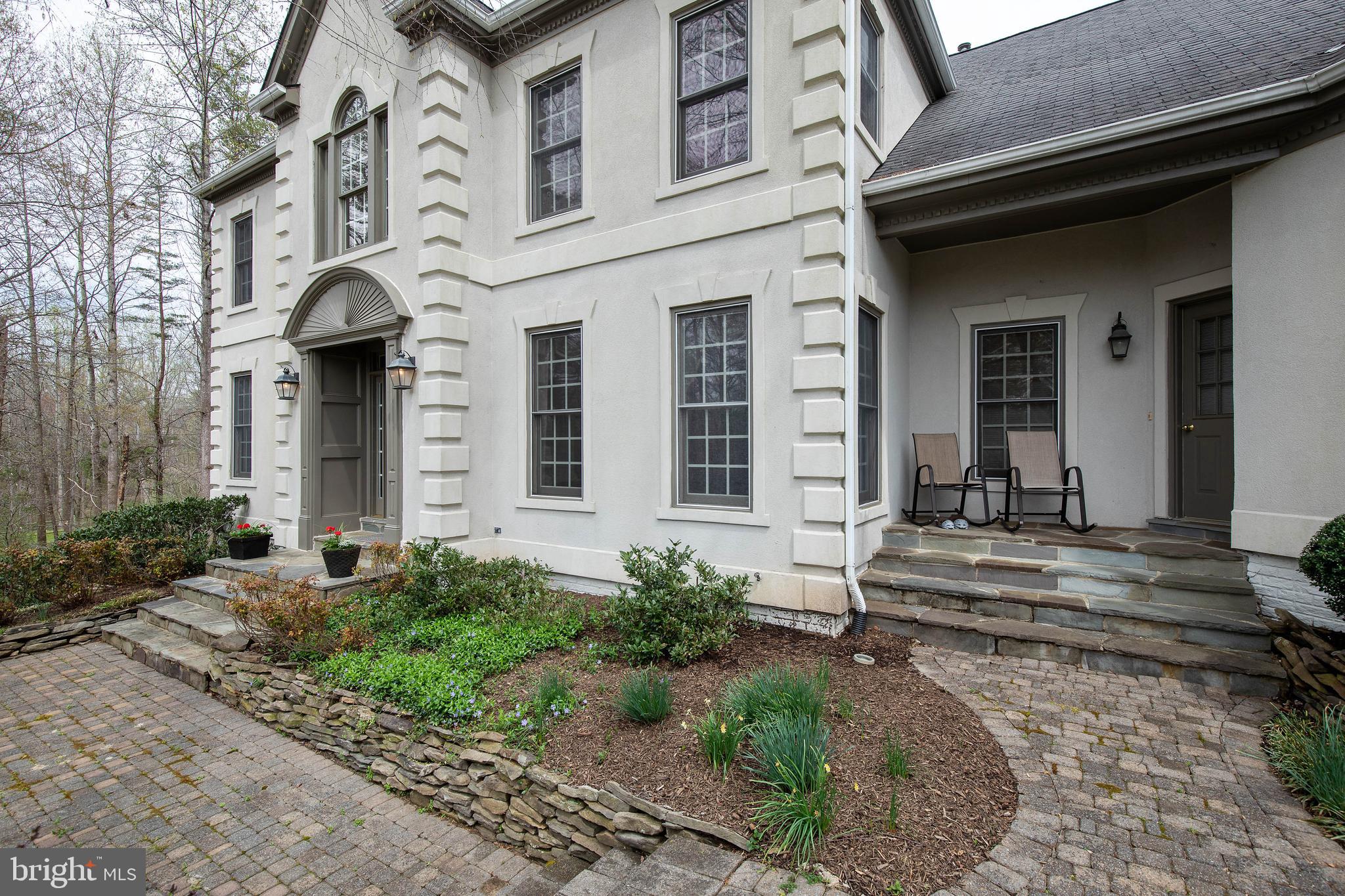 ENGLISH HILLS - Residential