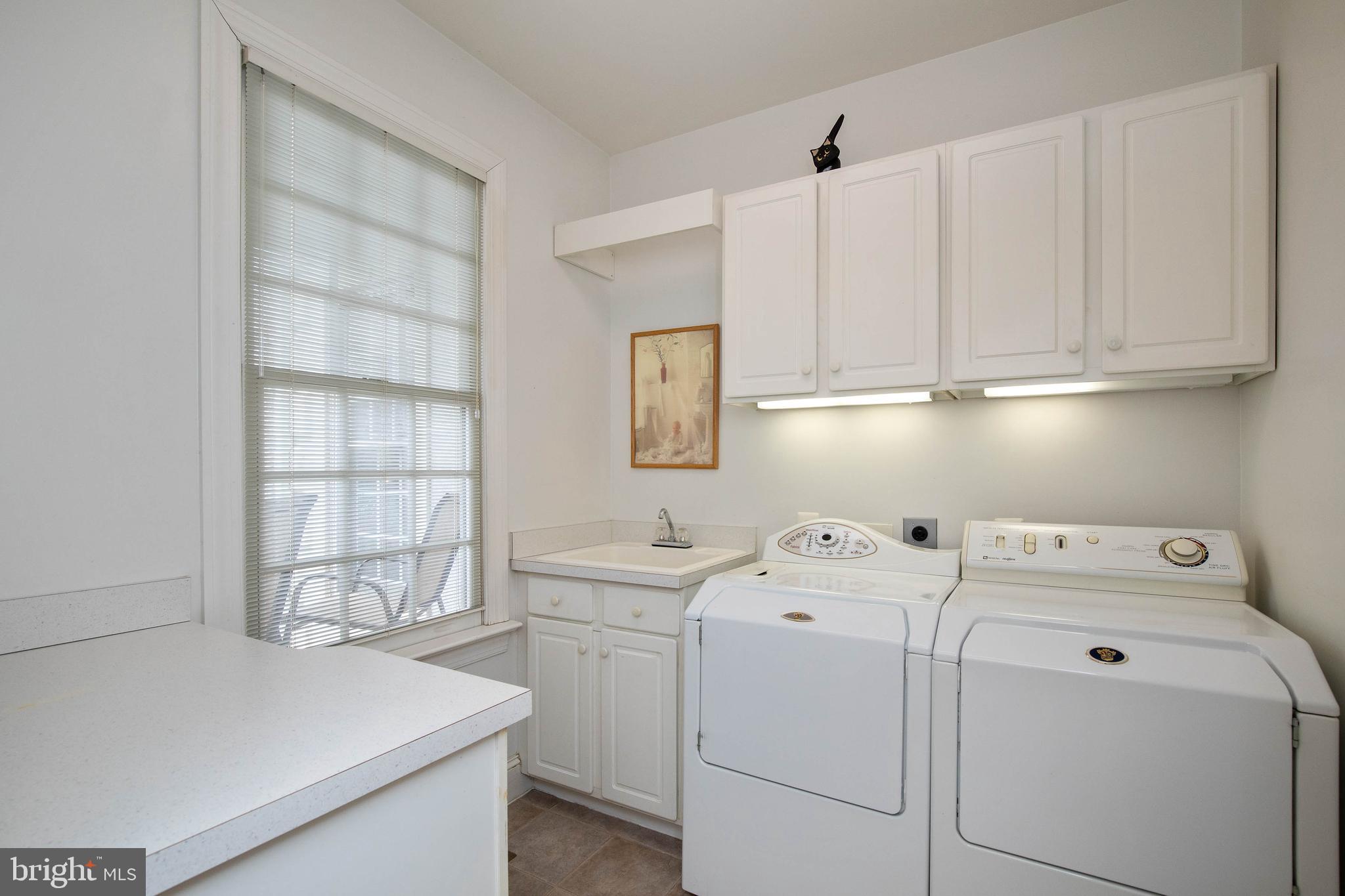 ENGLISH HILLS - Residential