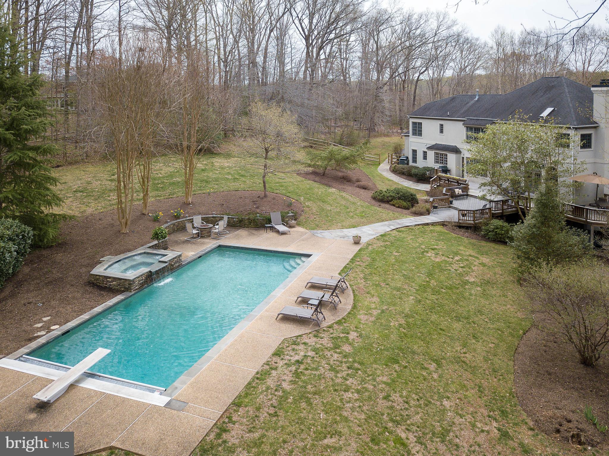 ENGLISH HILLS - Residential