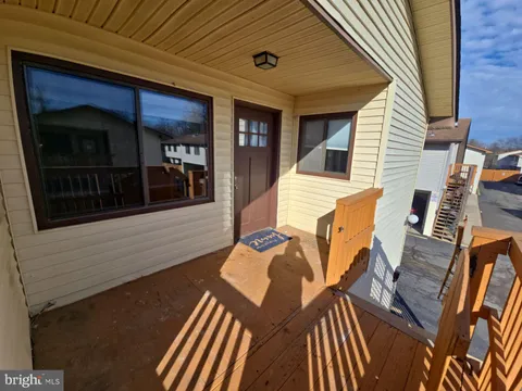 8420 Orinda Court Unit 274, Alexandria, VA MLS: VAFX2229290