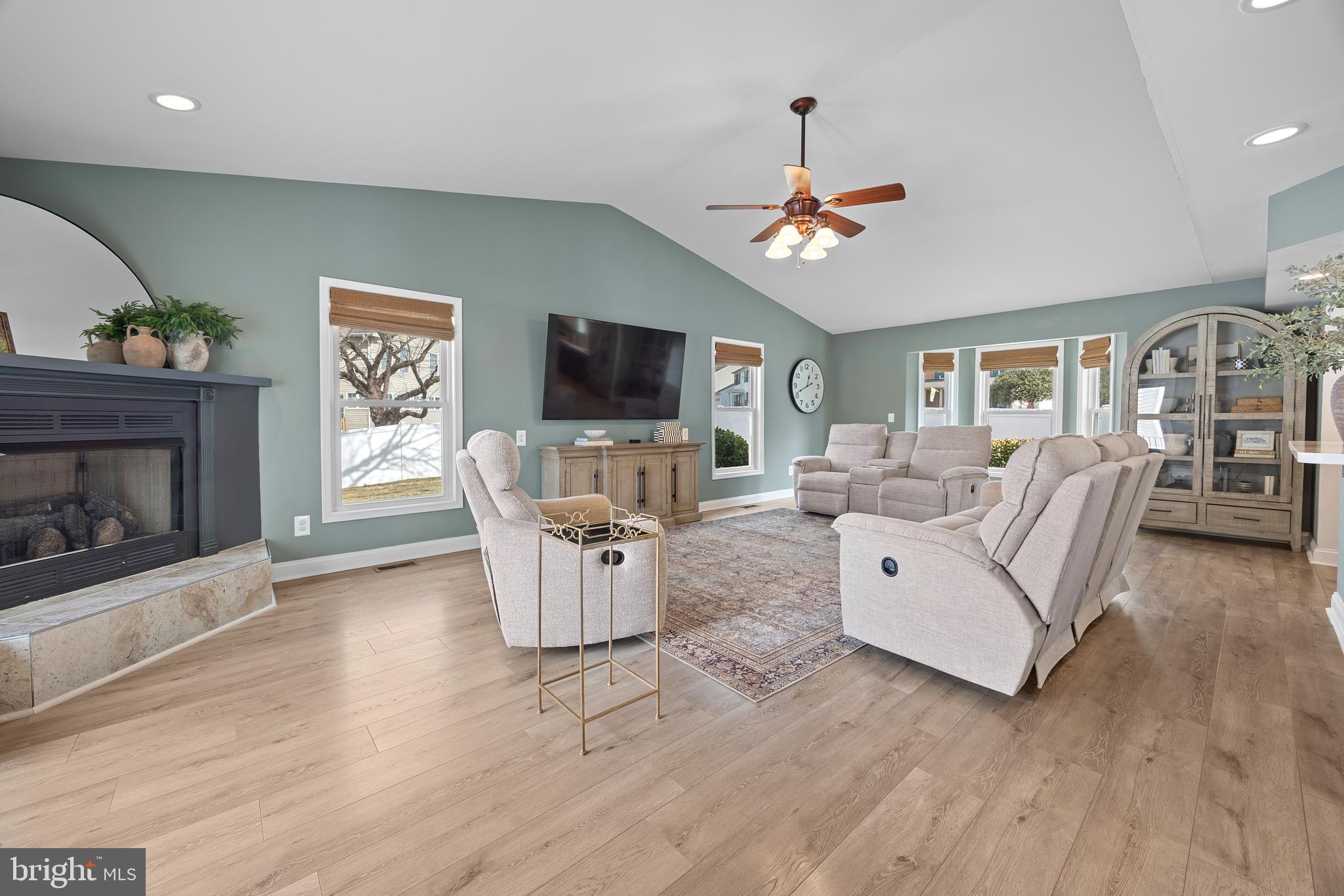 CHESTNUT TURN - Residential