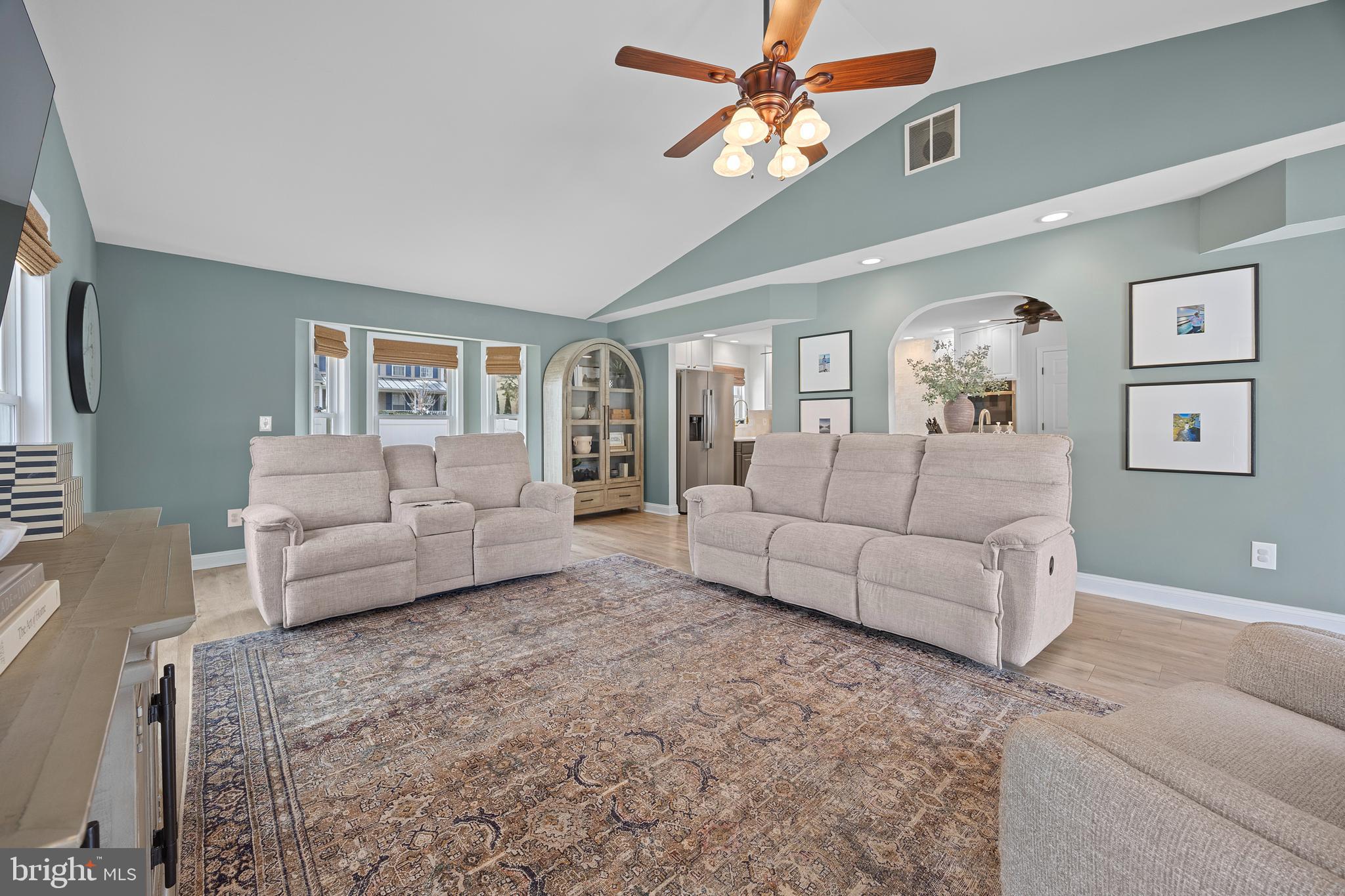 CHESTNUT TURN - Residential